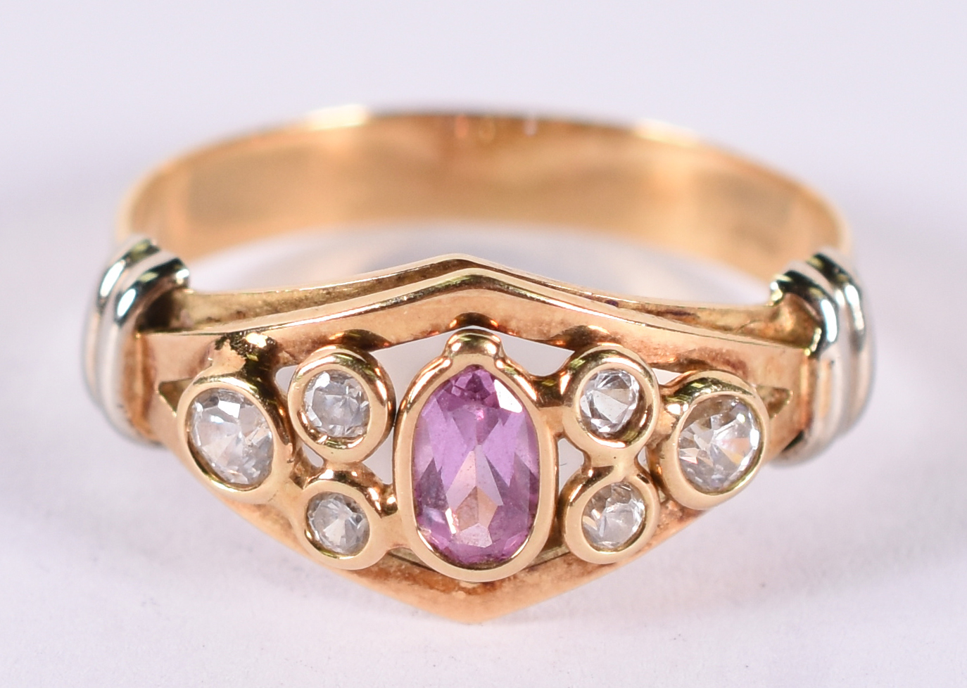 Anel de ouro 18 k com brilhante e turmalina rosa. Aro 15 (Por questão... - foto 1 de 5