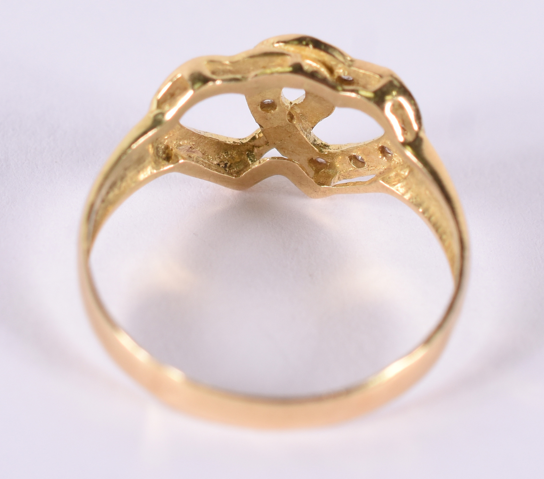 Anel de ouro 18k com brilhante. Aro 18 (Por questão de segurança a... - foto 3 de 3