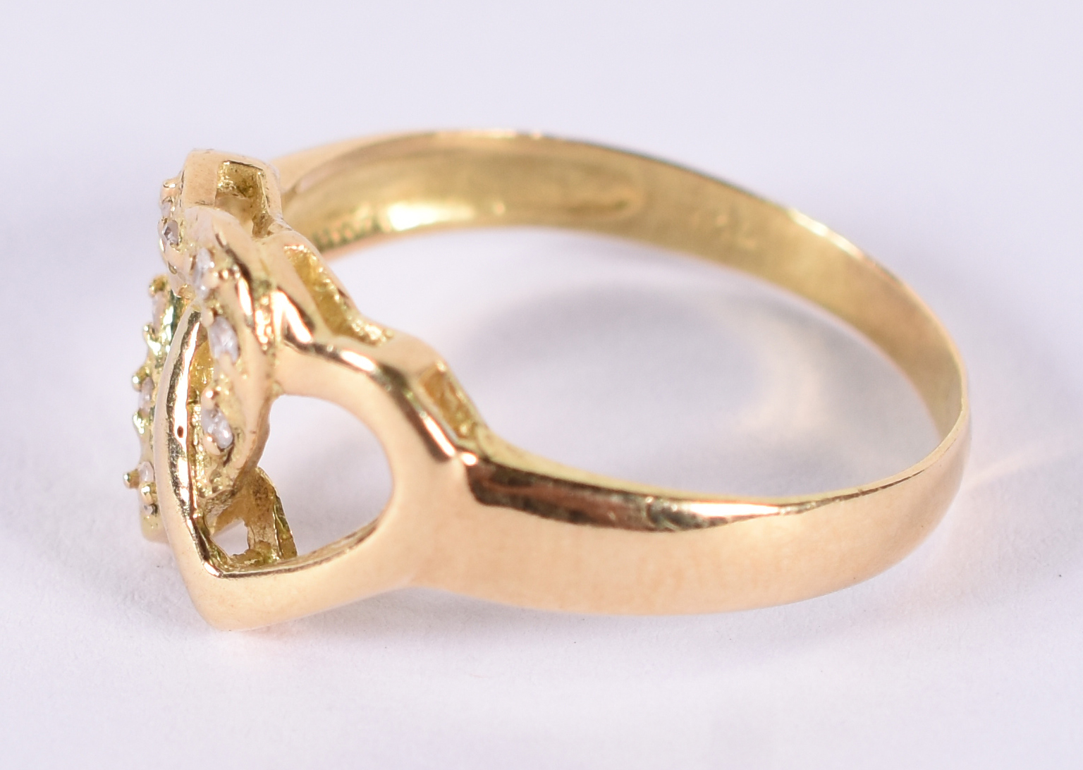 Anel de ouro 18k com brilhante. Aro 18 (Por questão de segurança a... - foto 2 de 3