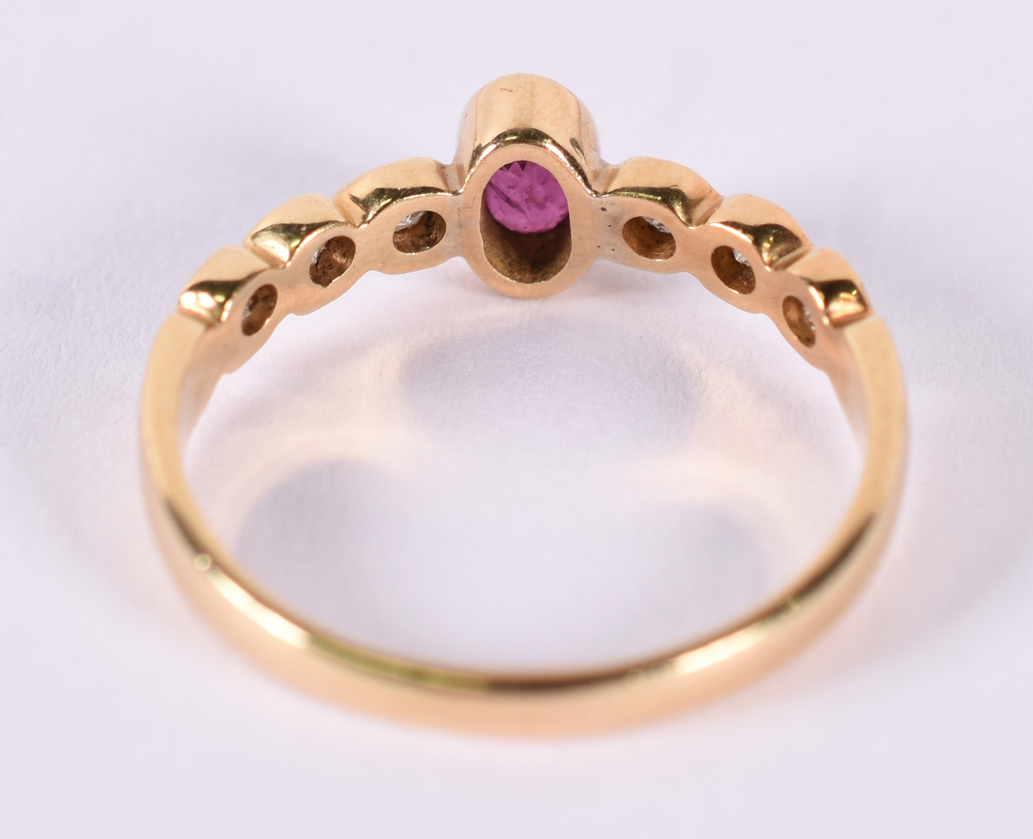 Anel de ouro 18k com rubilita e brilhante . Aro 20 (Por questão de... - foto 2 de 3