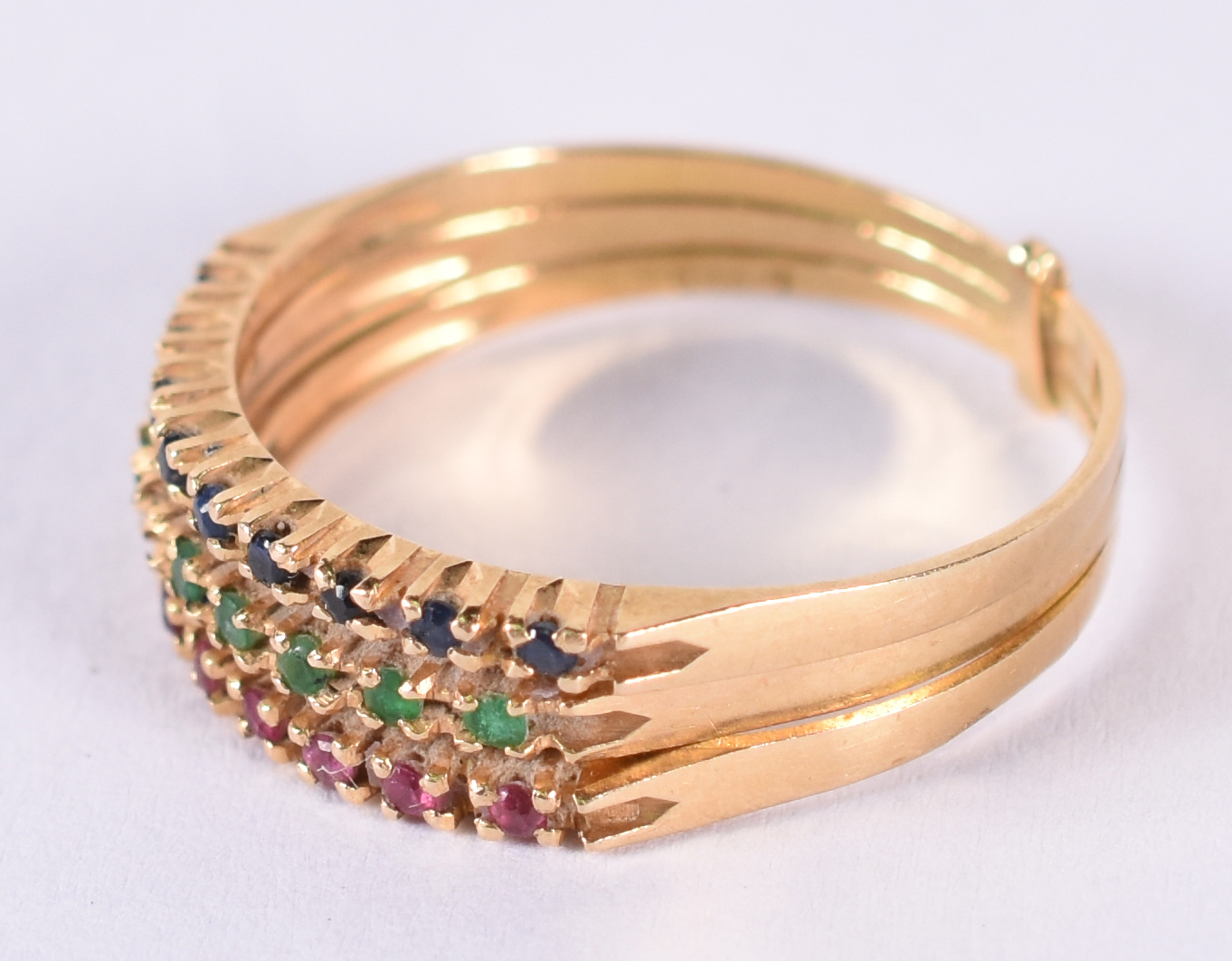 Anel de ouro 18 k , brilhante , esmeralda e rubi. Aro 17 ( Por... - foto 2 de 4
