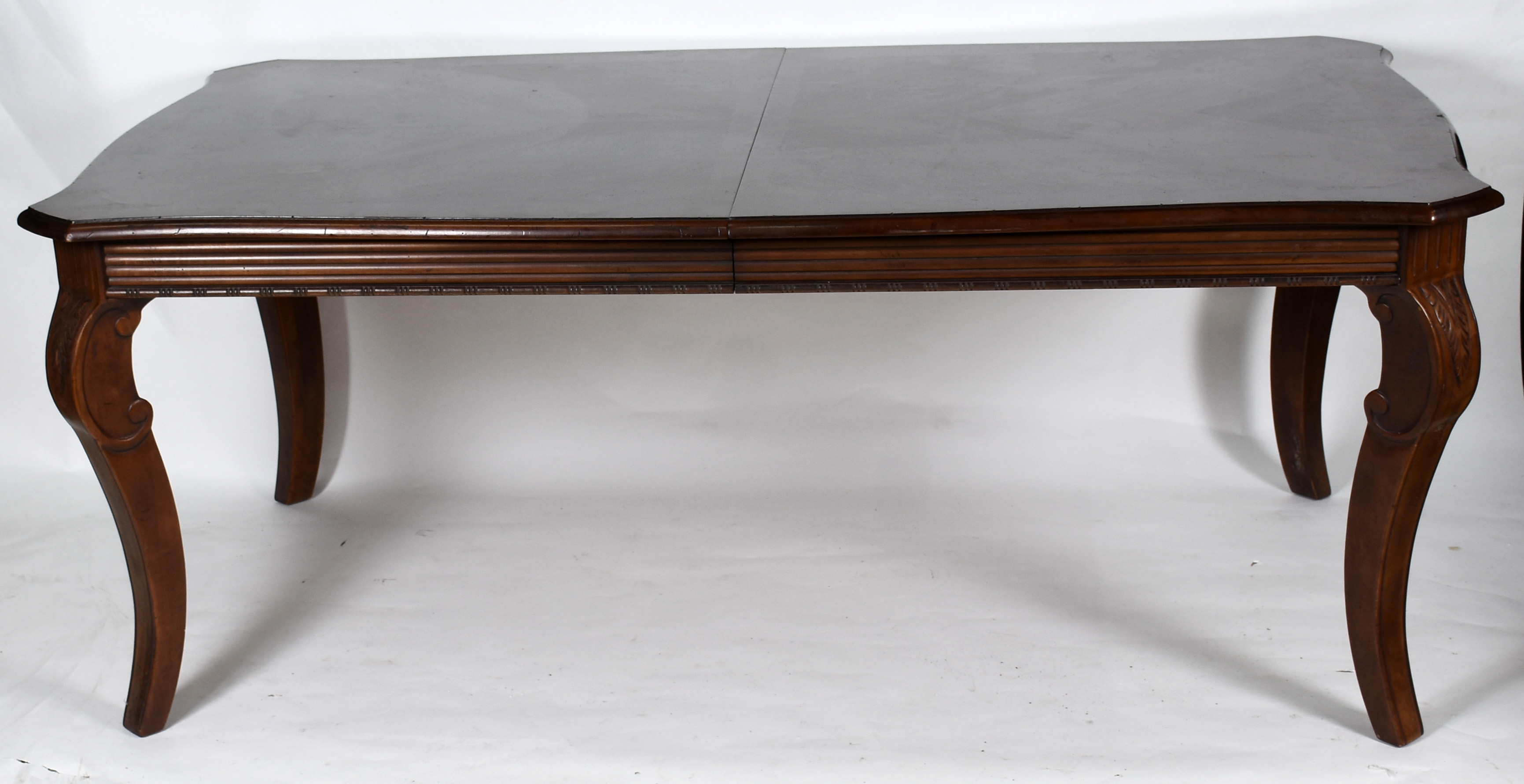 Mesa de jantar americana com 2 tábuas extensoras (med. 46 x 113 cm... - foto 3 de 8