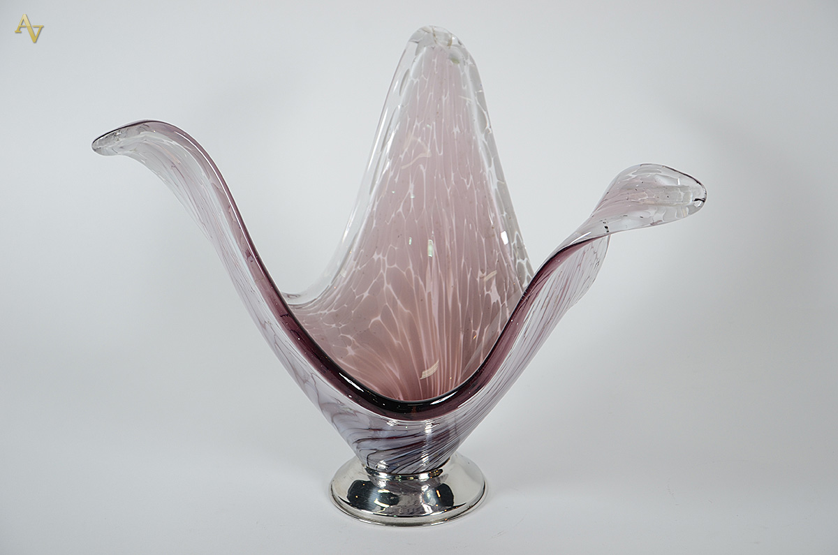 Centro de mesa de murano com base de prata. Altura 31 cm.