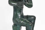 Bruno Giorgi (1905-1993), Flautista - Escultura  de bronze representando flautista. Altura bronze 96 cm. (Medidas da base 46 x 30 alt.10 cm.)