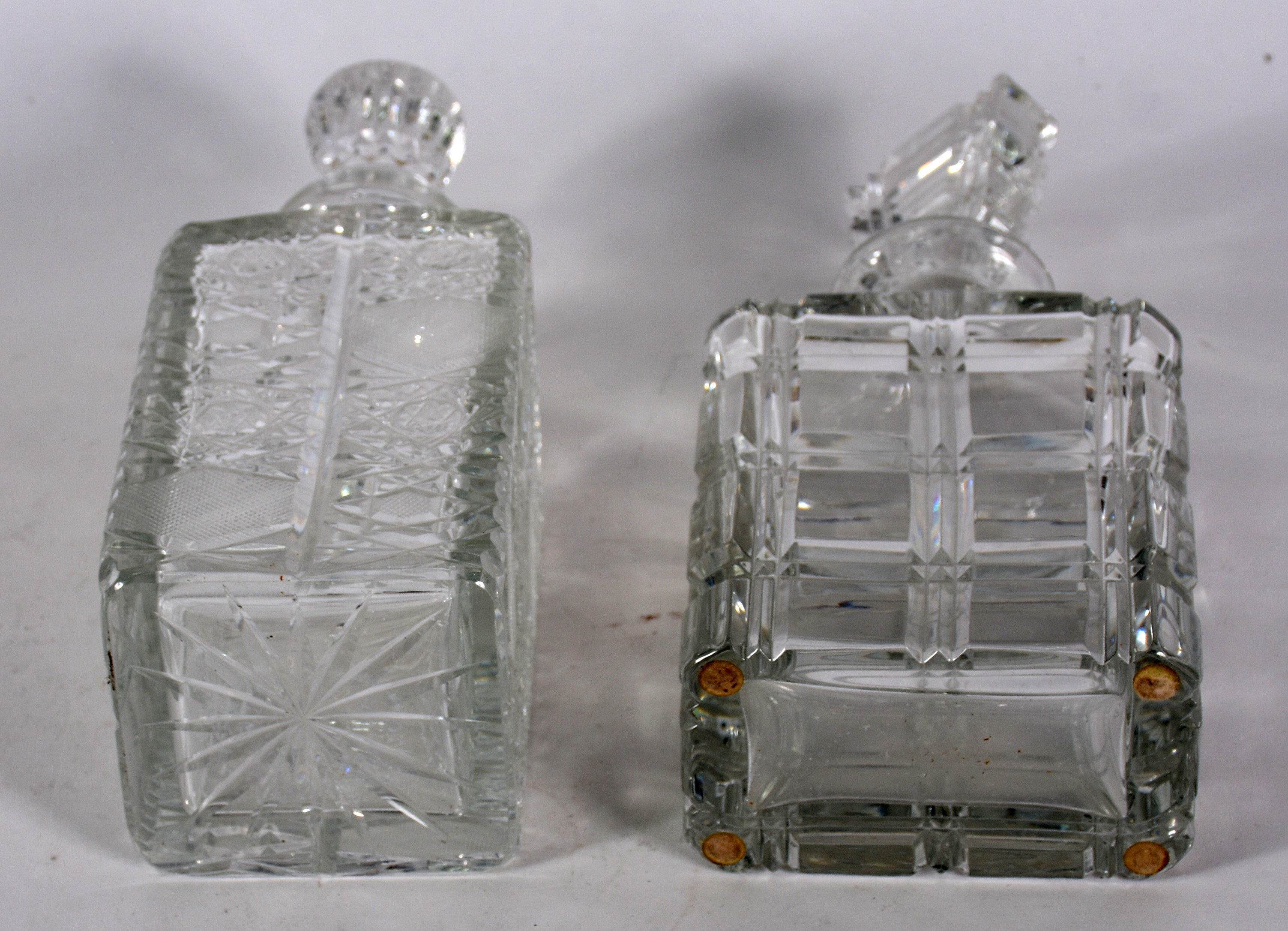 Duas garrafas de cristal tcheco lapidado. - foto 4 de 4