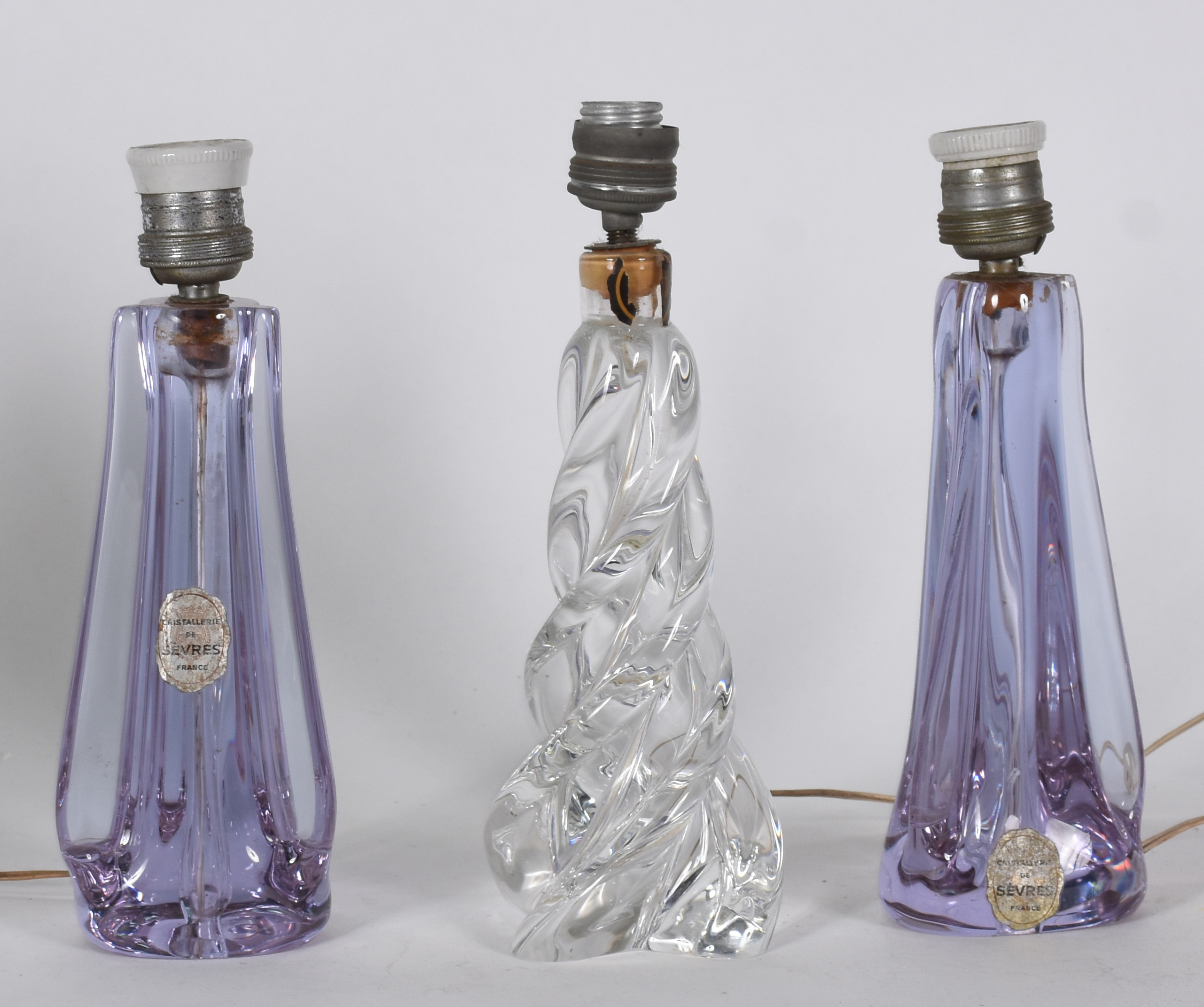 Três abatjoures de cristal Francês de Sèvres, sendo um par na cor... - foto 4 de 5