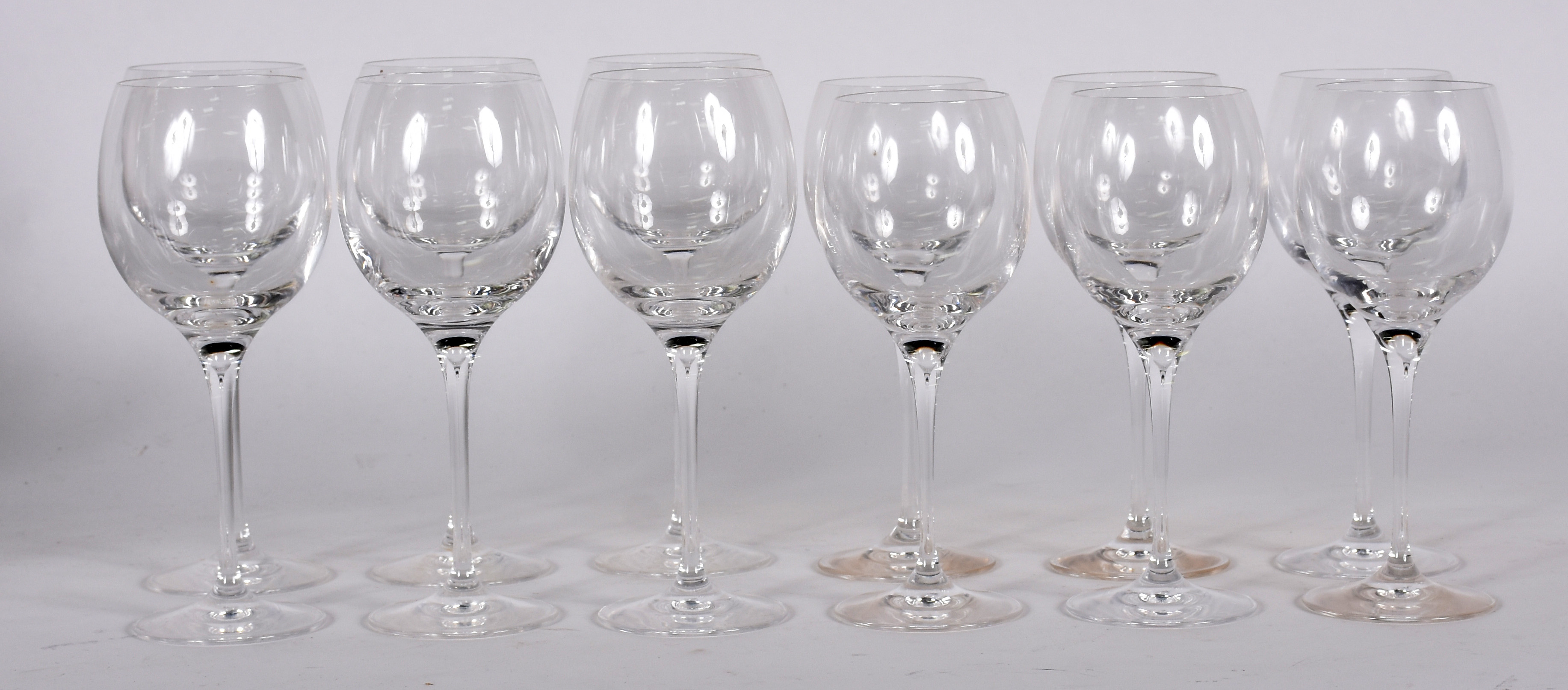 Conjunto de cristal italiano, composto de seis cálices para vinho... - foto 3 de 4