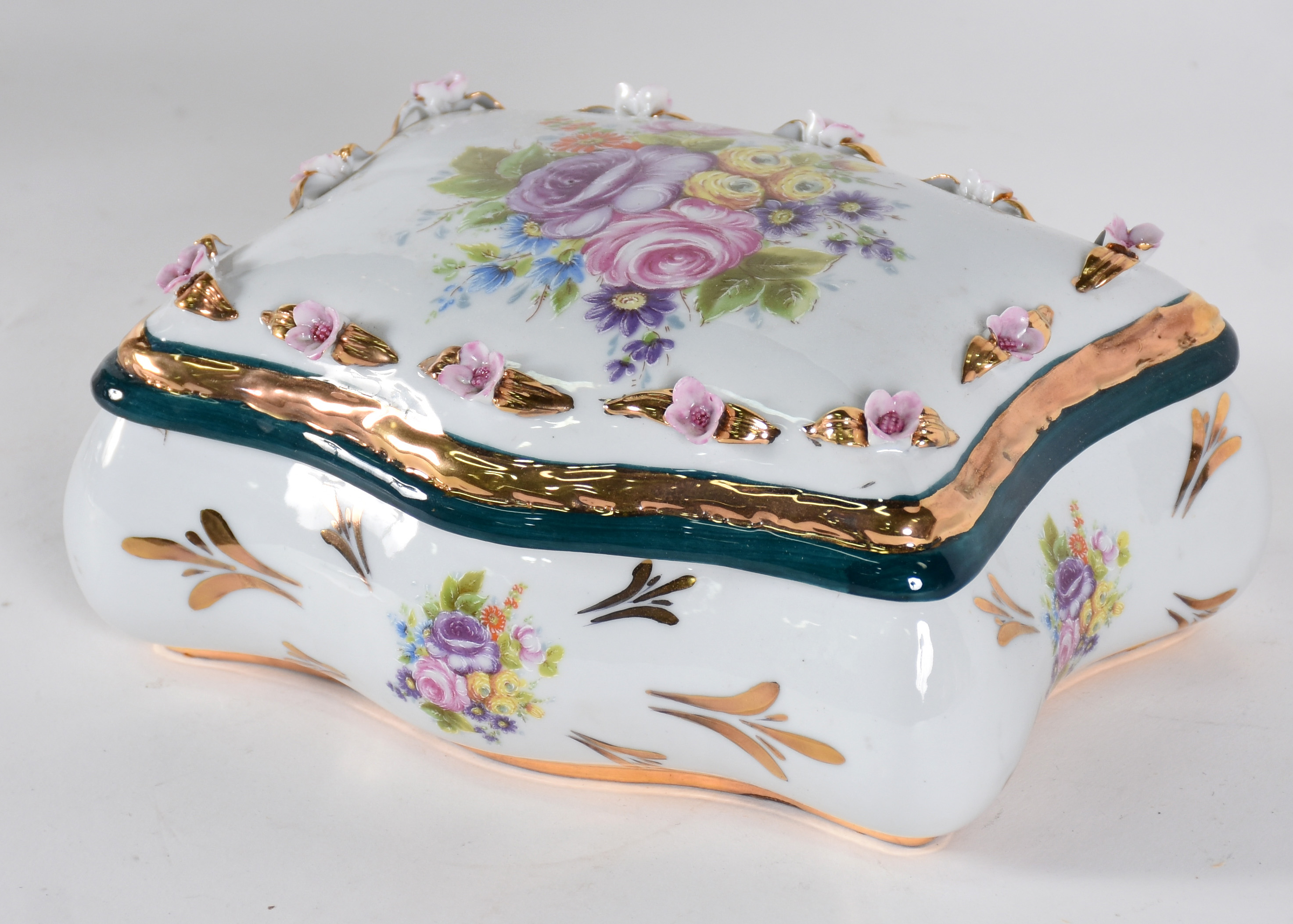 Caixa de porcelana . - foto 1 de 3