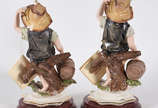 Teresa Linhares,  - Par de camponeses -  Esta estatueta foi elaborada com a mais pura porcelana de Limoges - França . Toque final de Teresa Linhares, a grande mestre em p