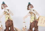 Teresa Linhares,  - Par de palhaços com guarda chuva -  Esta estatueta foi elaborada com a mais pura porcelana de Limoges - França . Toque final de Teresa Linhares, a gra