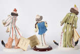 Teresa Linhares,  - Três palhaços com instrumentos -  Esta estatueta foi elaborada com a mais pura porcelana de Limoges - França . Toque final de Teresa Linhares, a grand