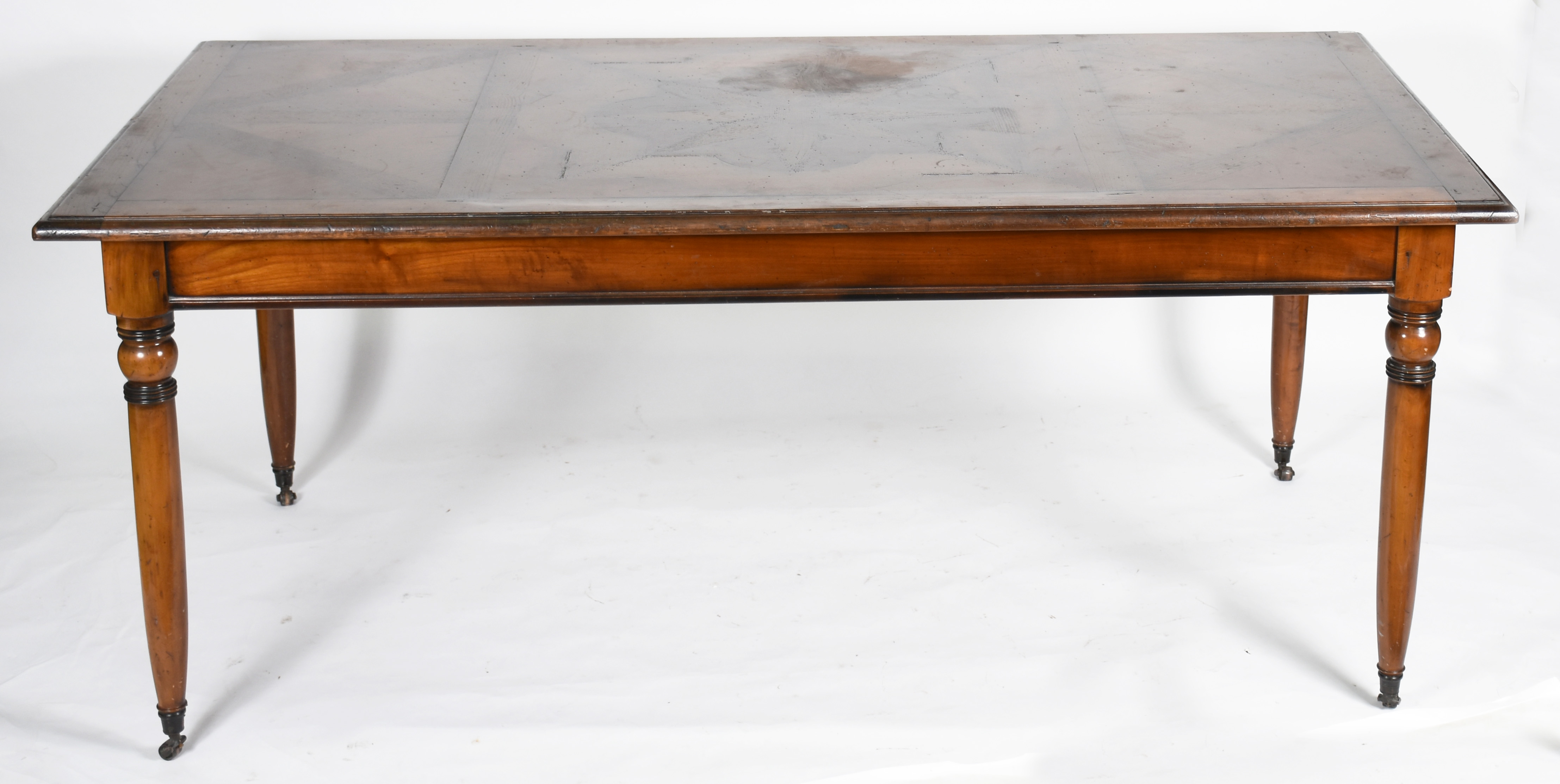 Mesa de jantar de madeira nobre, tampo trabalhado, gavetas nas... - foto 2 de 7