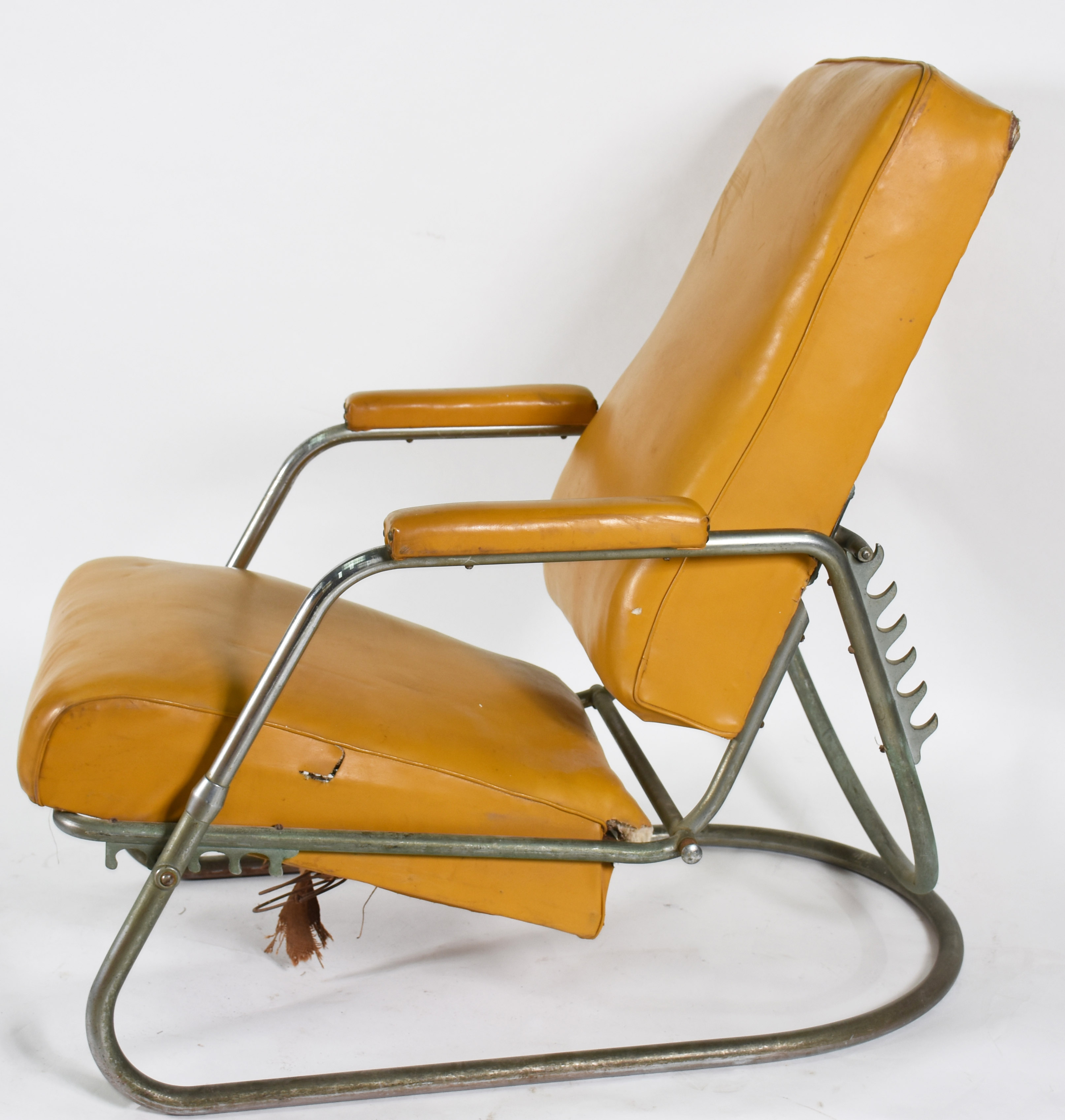 Cadeira de design dos anos 50/60, estrutura de metal, encosto... - foto 1 de 4
