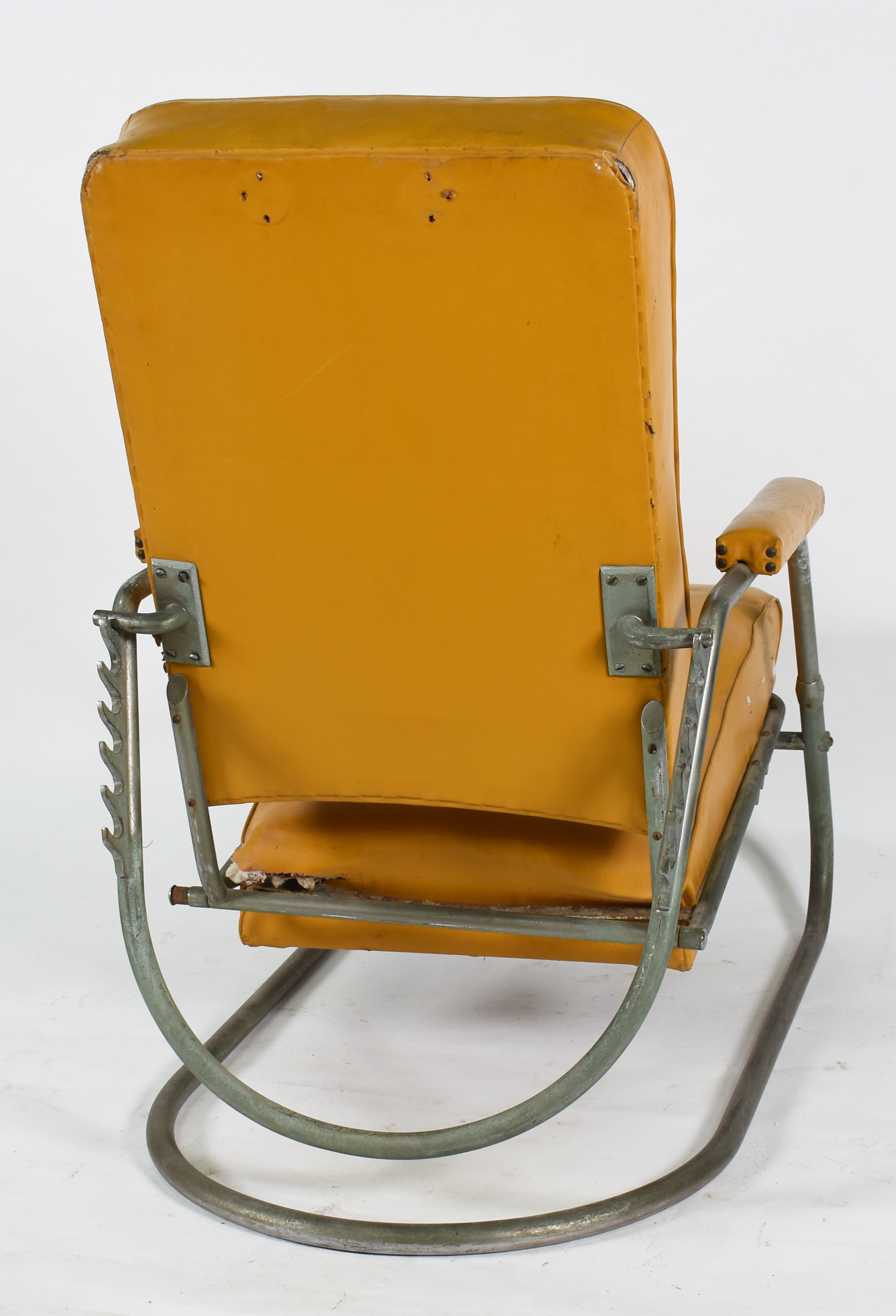 Cadeira de design dos anos 50/60, estrutura de metal, encosto... - foto 4 de 4