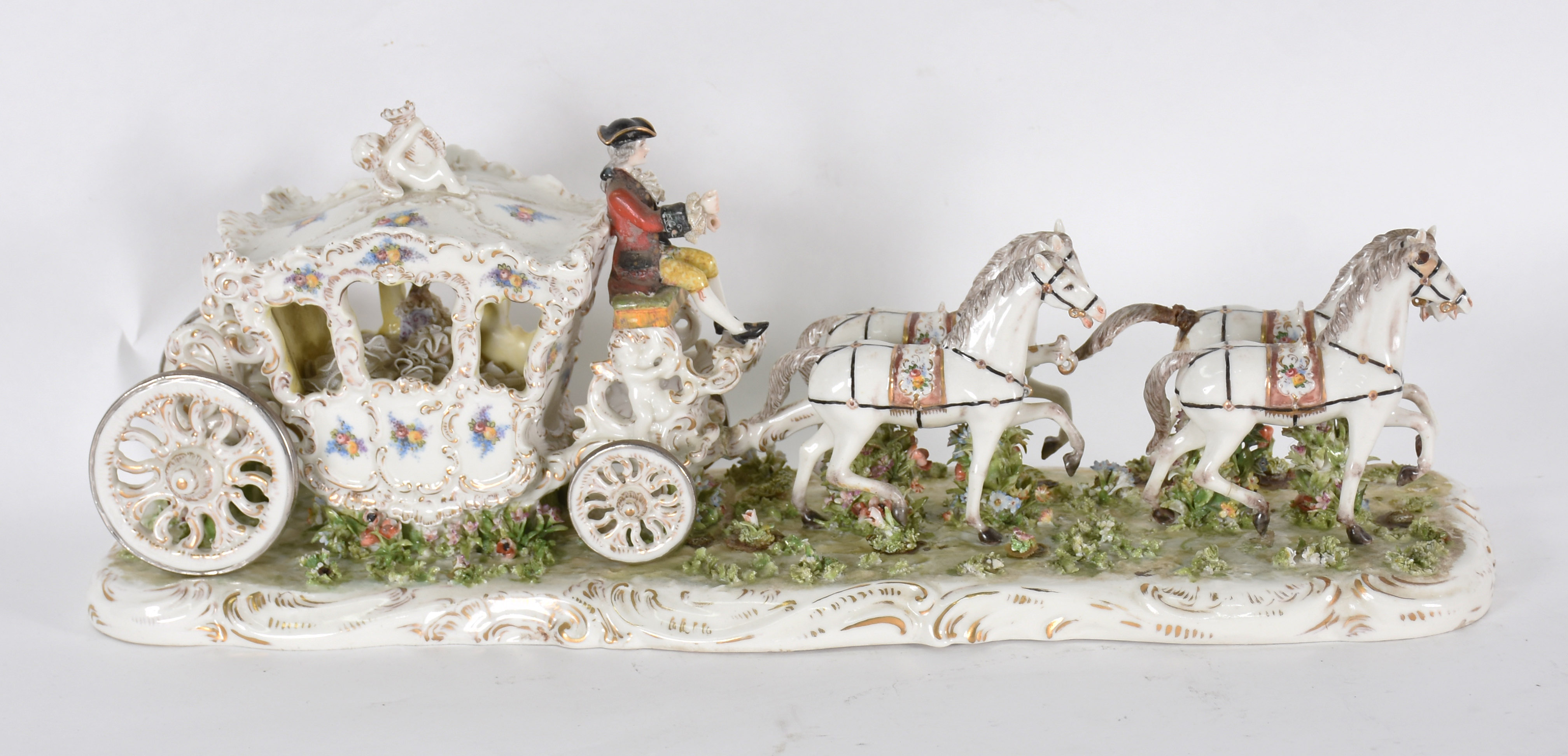 Carruagem de porcelana europeia policromada, marca na base N... - foto 3 de 8