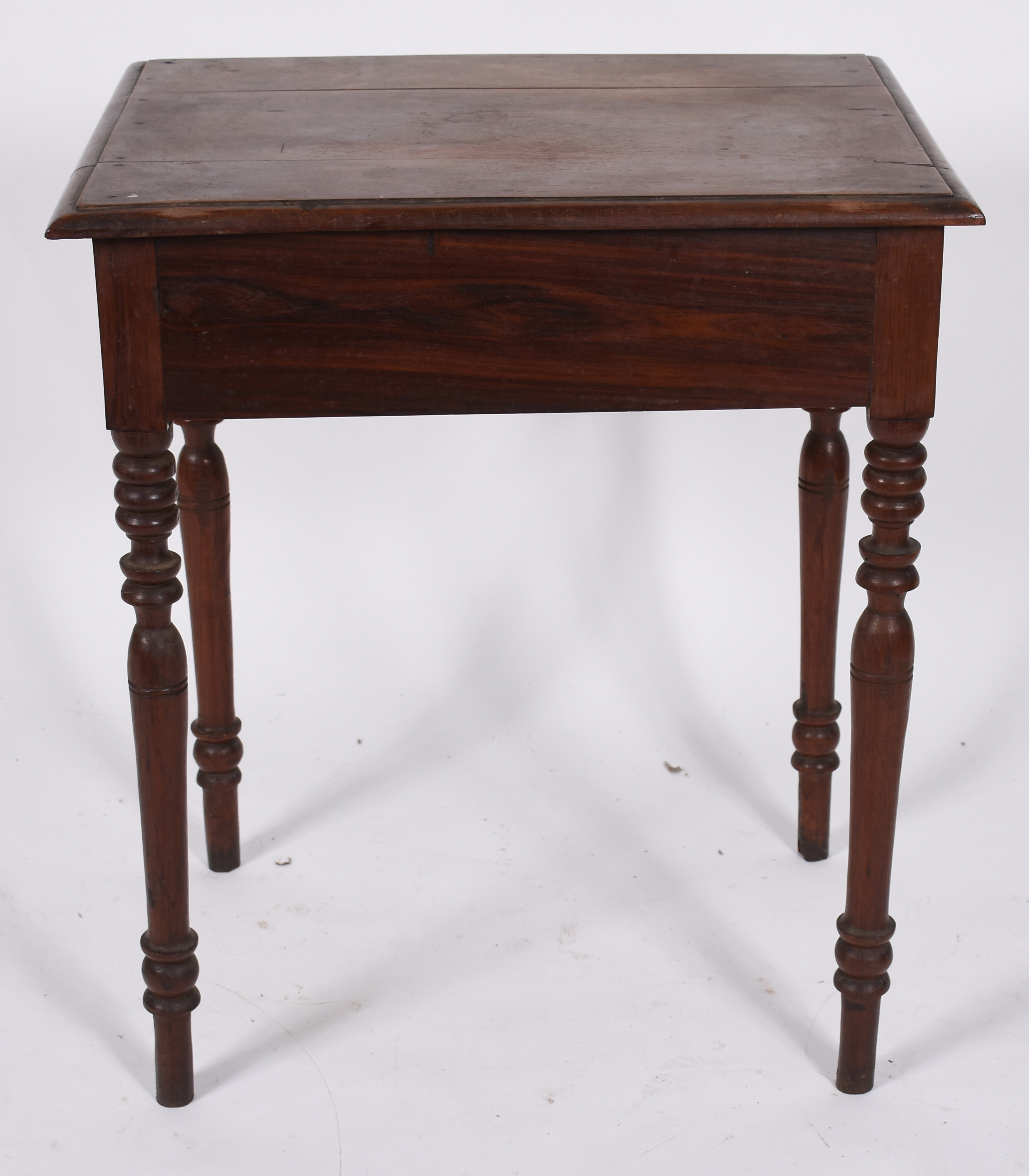 Mesa auxiliar de madeira nobre, uma gaveta com detalhes entalhados e... - foto 4 de 5