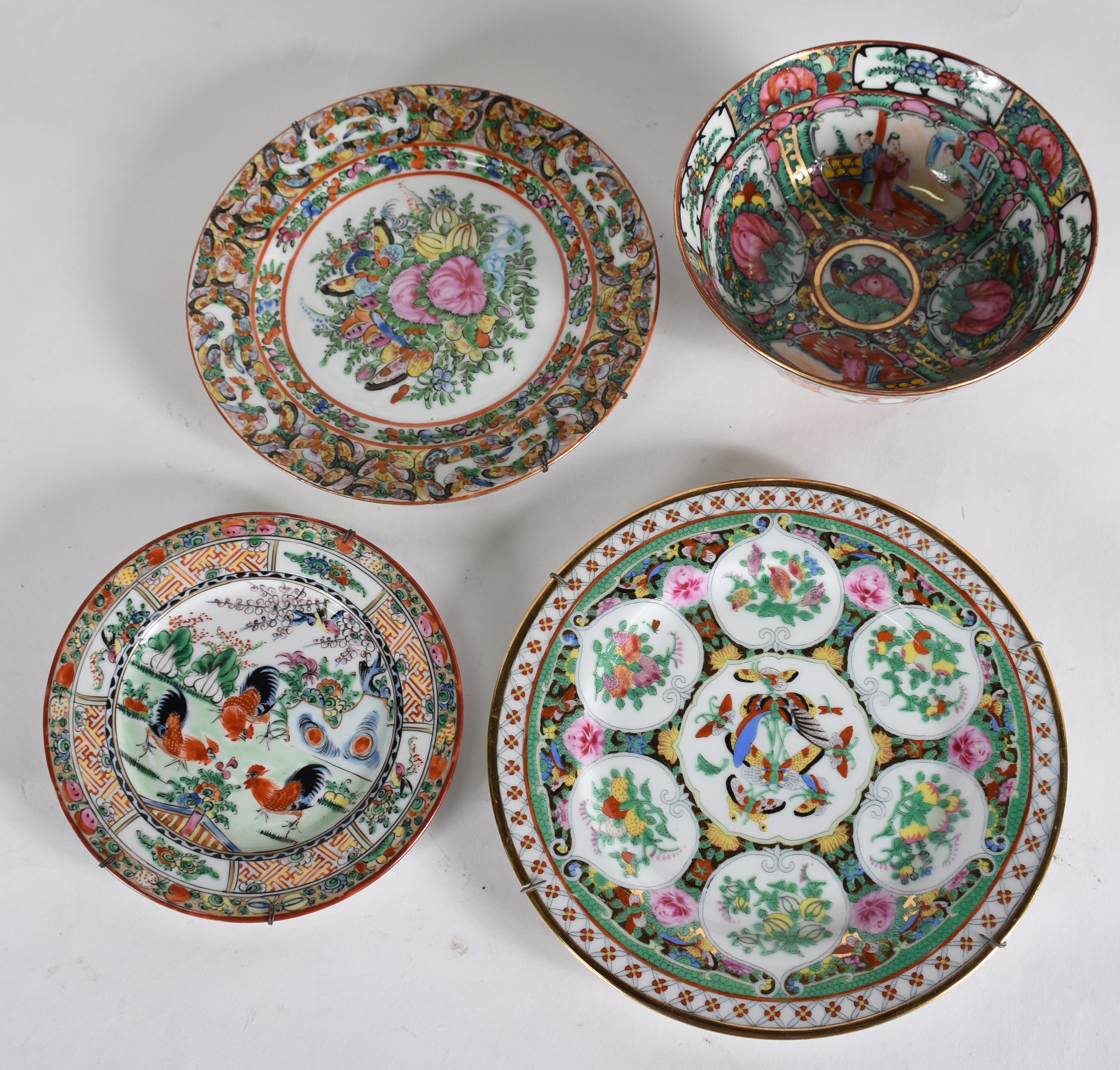 Oito pratos diversos , bowl oriental , cachorro e vasinho. Total 11... - foto 4 de 11