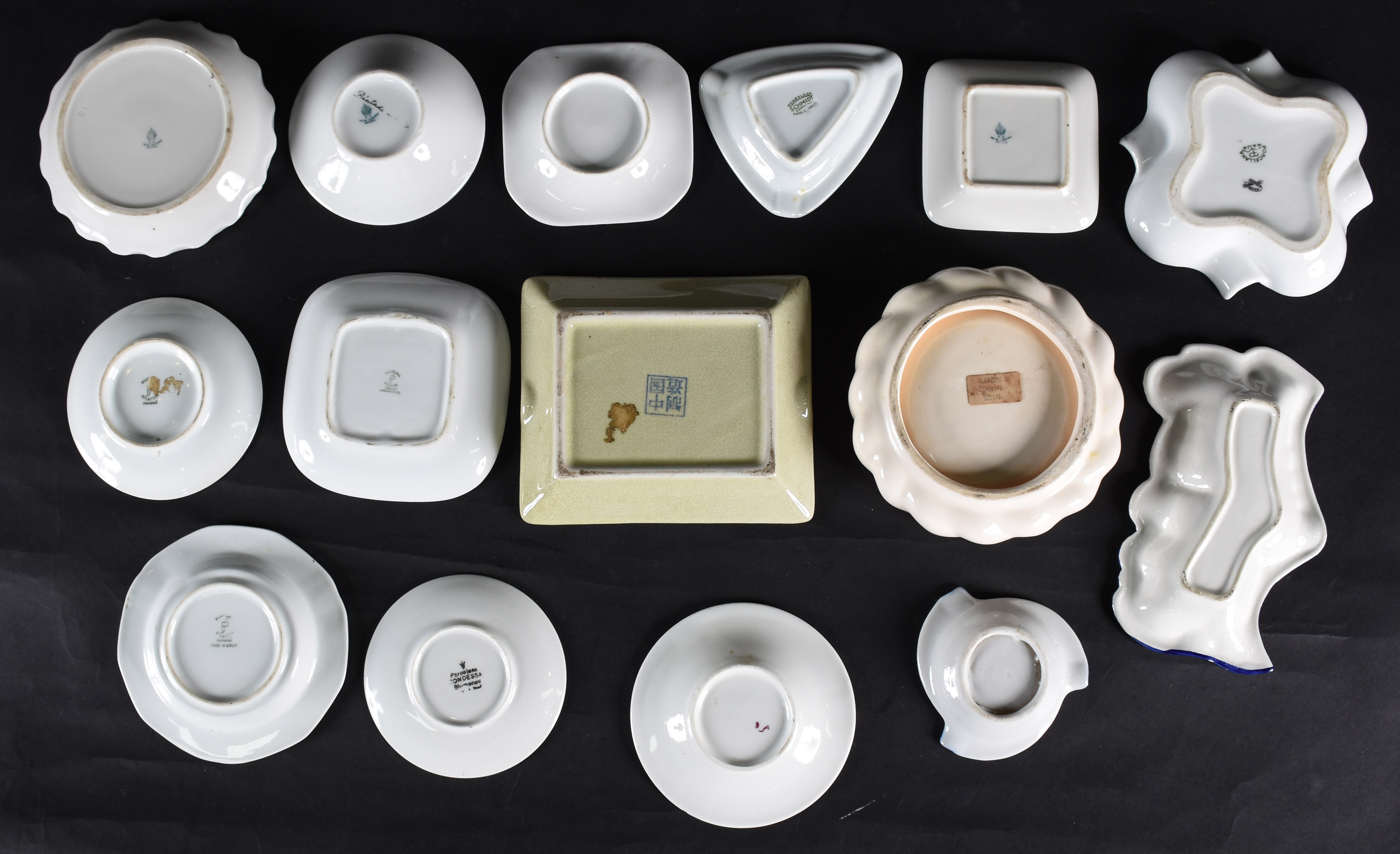 Diversos cinzeiros de porcelana. Total 15 peças. - foto 2 de 4