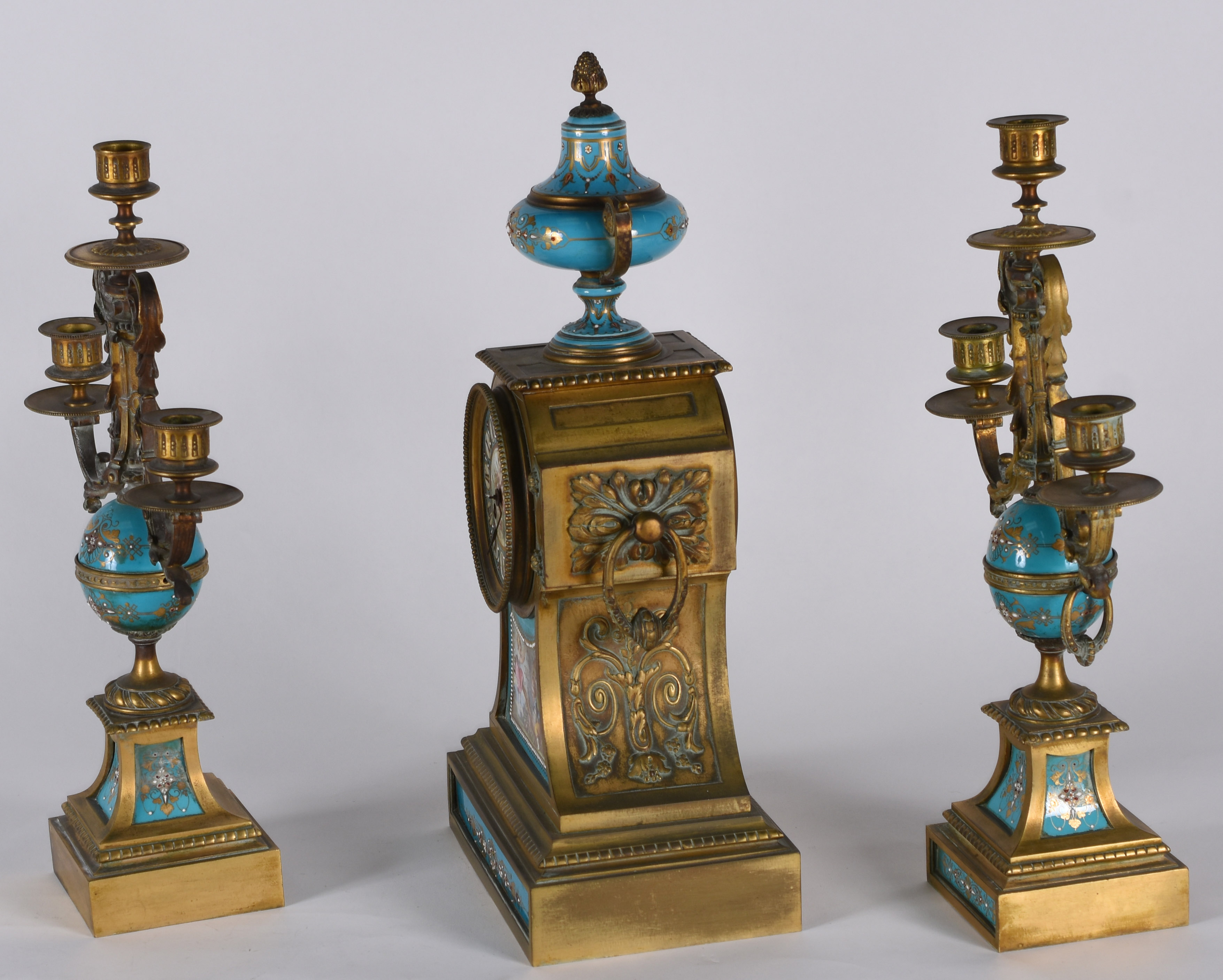 Terno frances de bronze e porcelana turquesa decorada com figuras... - foto 4 de 8