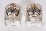 Dois frascos para tinteiro de cristal com tampa... - Dois frascos para tinteiro de cristal com tampa de prata( 1 com mínimo trincado na base)(por questão de segurança a peça não se encontra na loja)