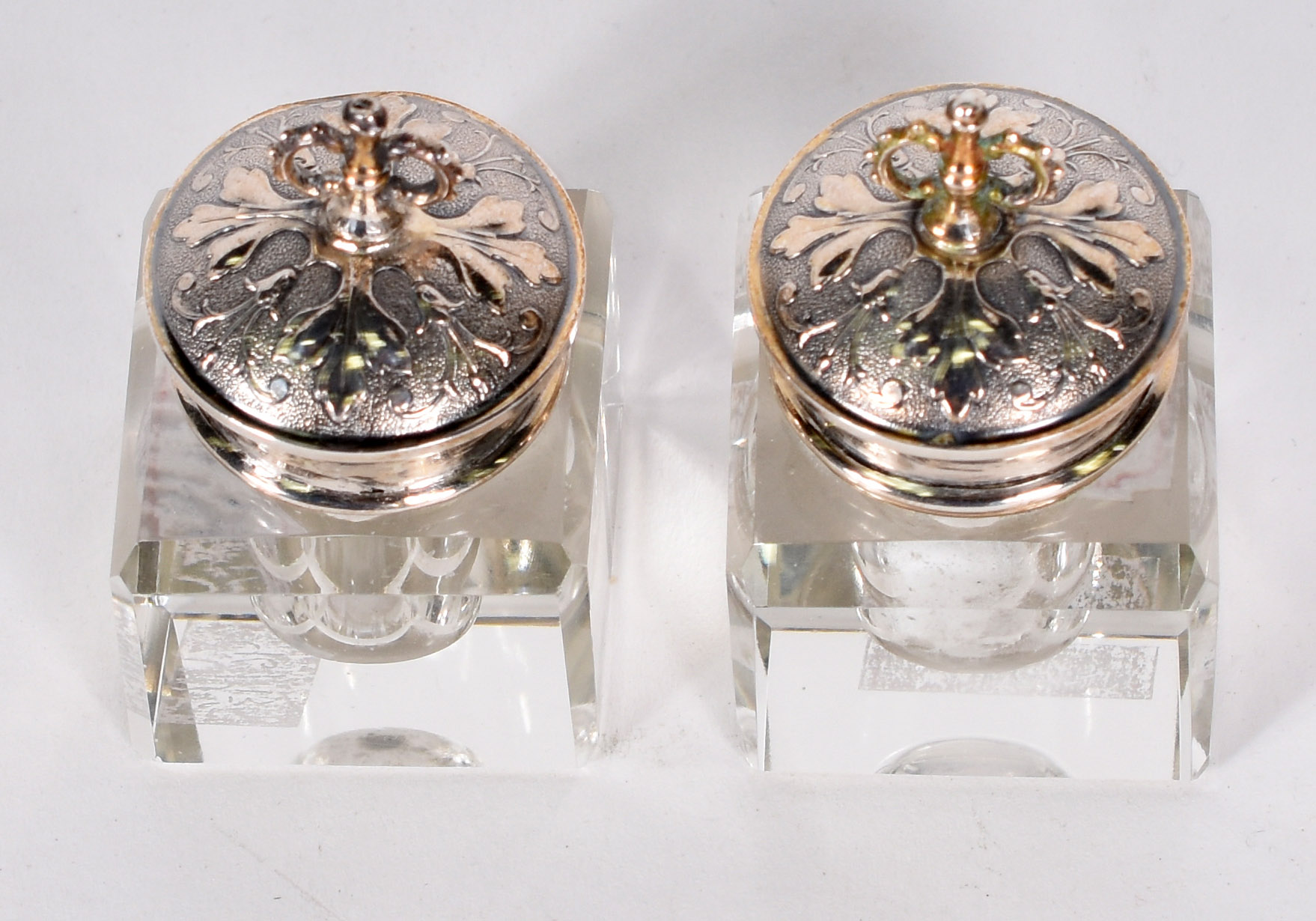 Dois frascos para tinteiro de cristal com tampa de prata( 1 com... - foto 4 de 4
