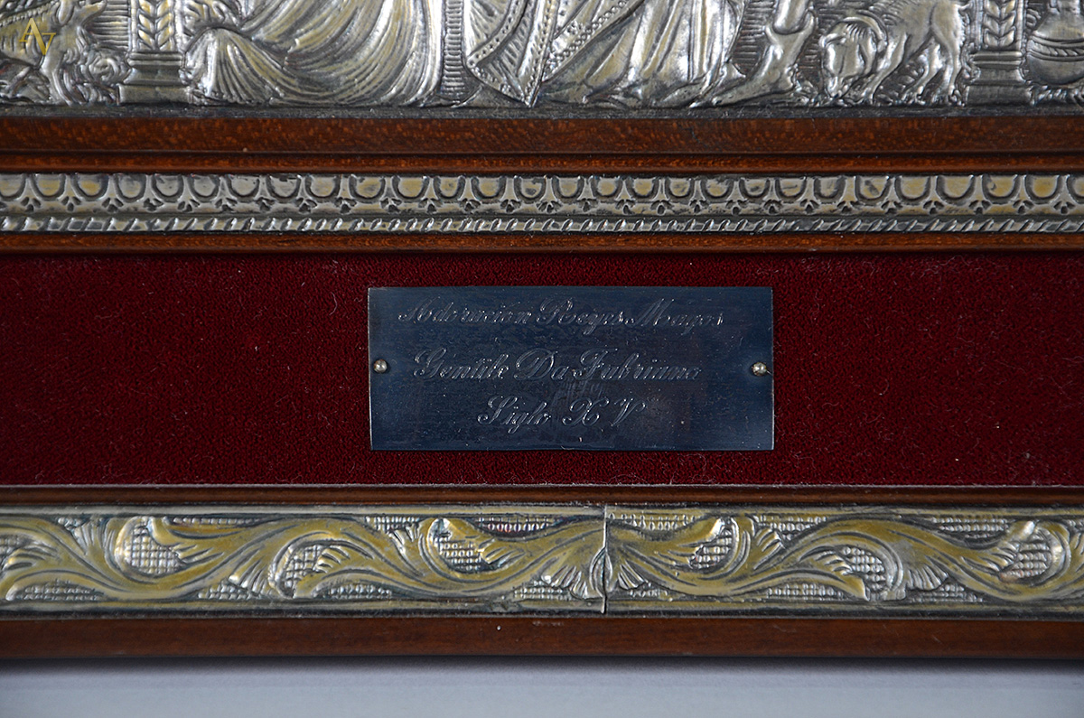Placa de prata representando Adoração dos Reis. Medida externa 28 x... - foto 2 de 2