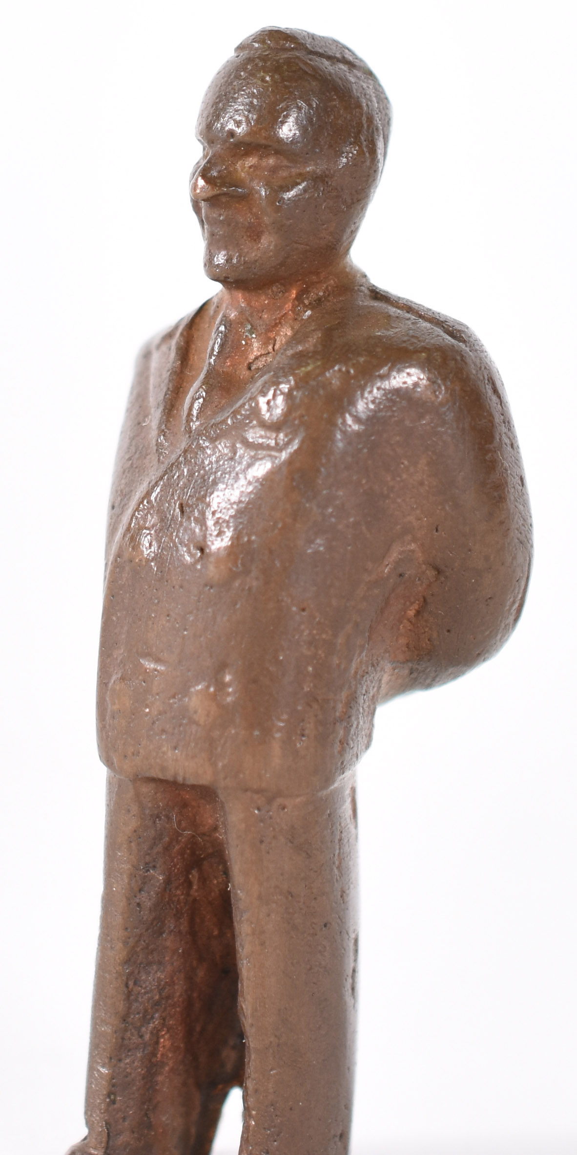 Pequena imagem de bronze de Getúlio Vargas . - foto 5 de 5