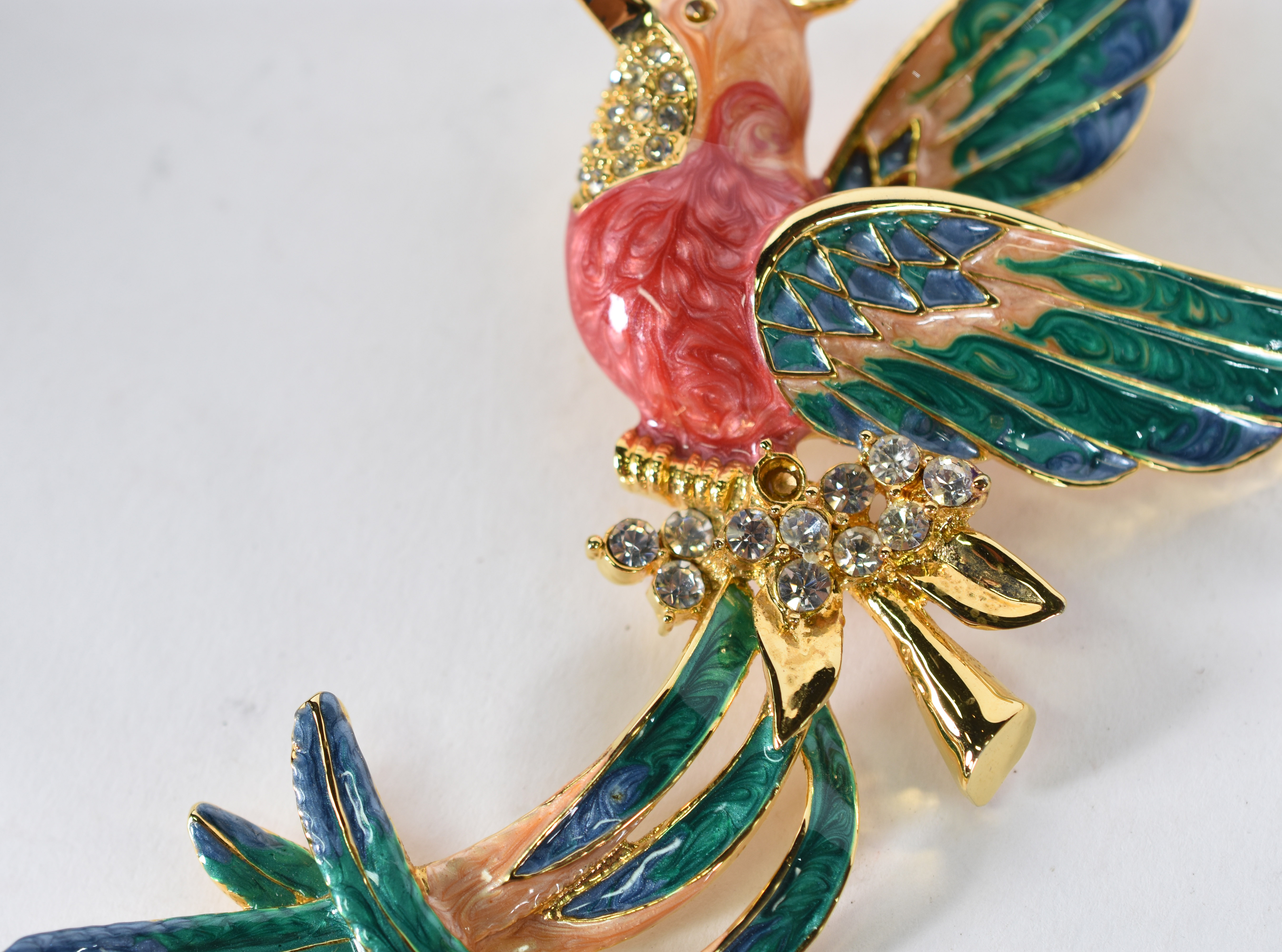 Seis broches bijouterias diversos de metal e strass . - foto 4 de 4