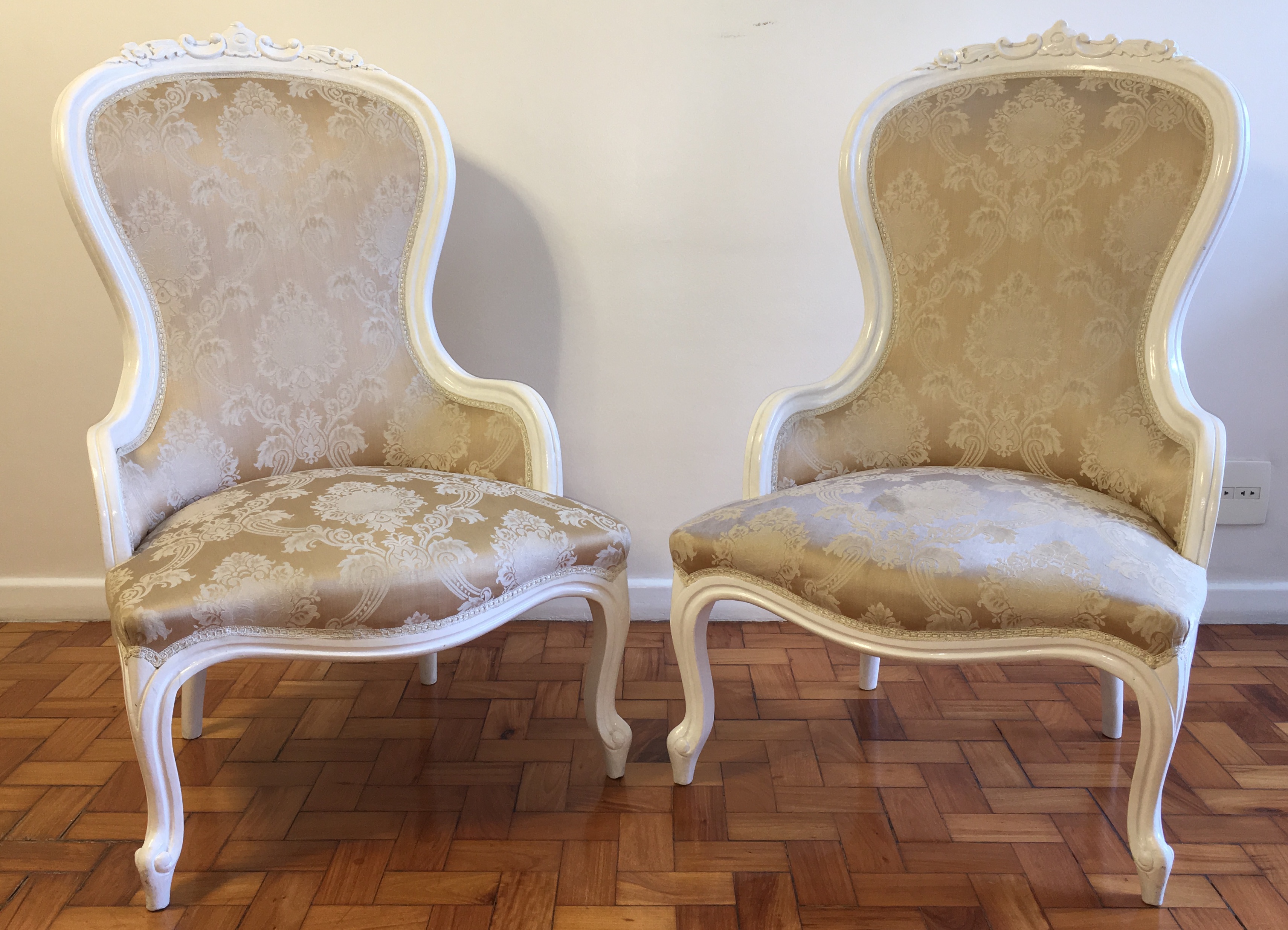 Conjunto de Sofá para 3 lugares e par de poltronas estilo vitoriano... - foto 2 de 5