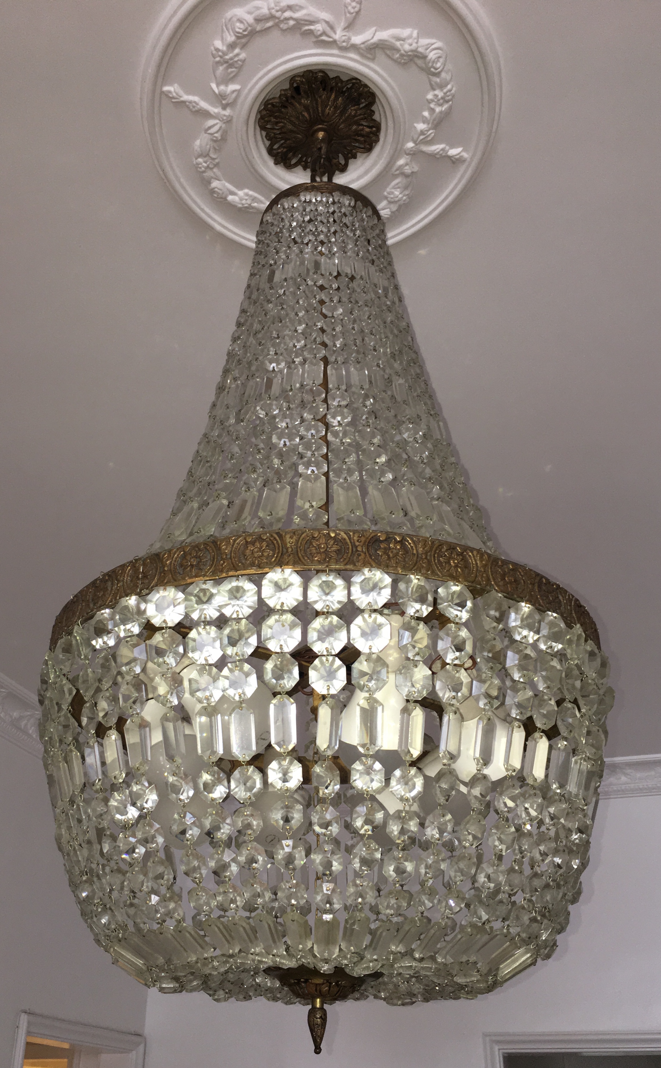 Lustre estilo Império com contas de cristal . - foto 4 de 6