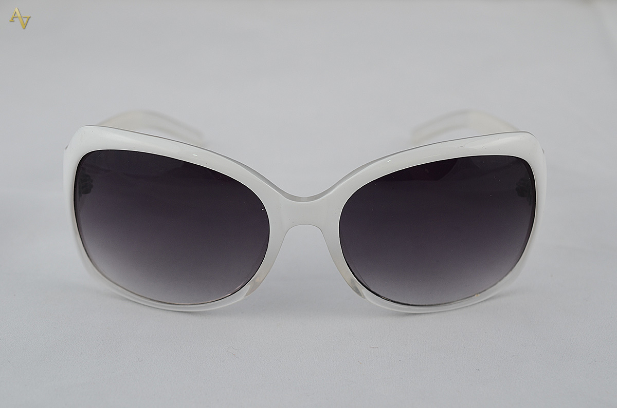 GUESS - Óculos escuros feminino - estojo não original. - foto 2 de 3