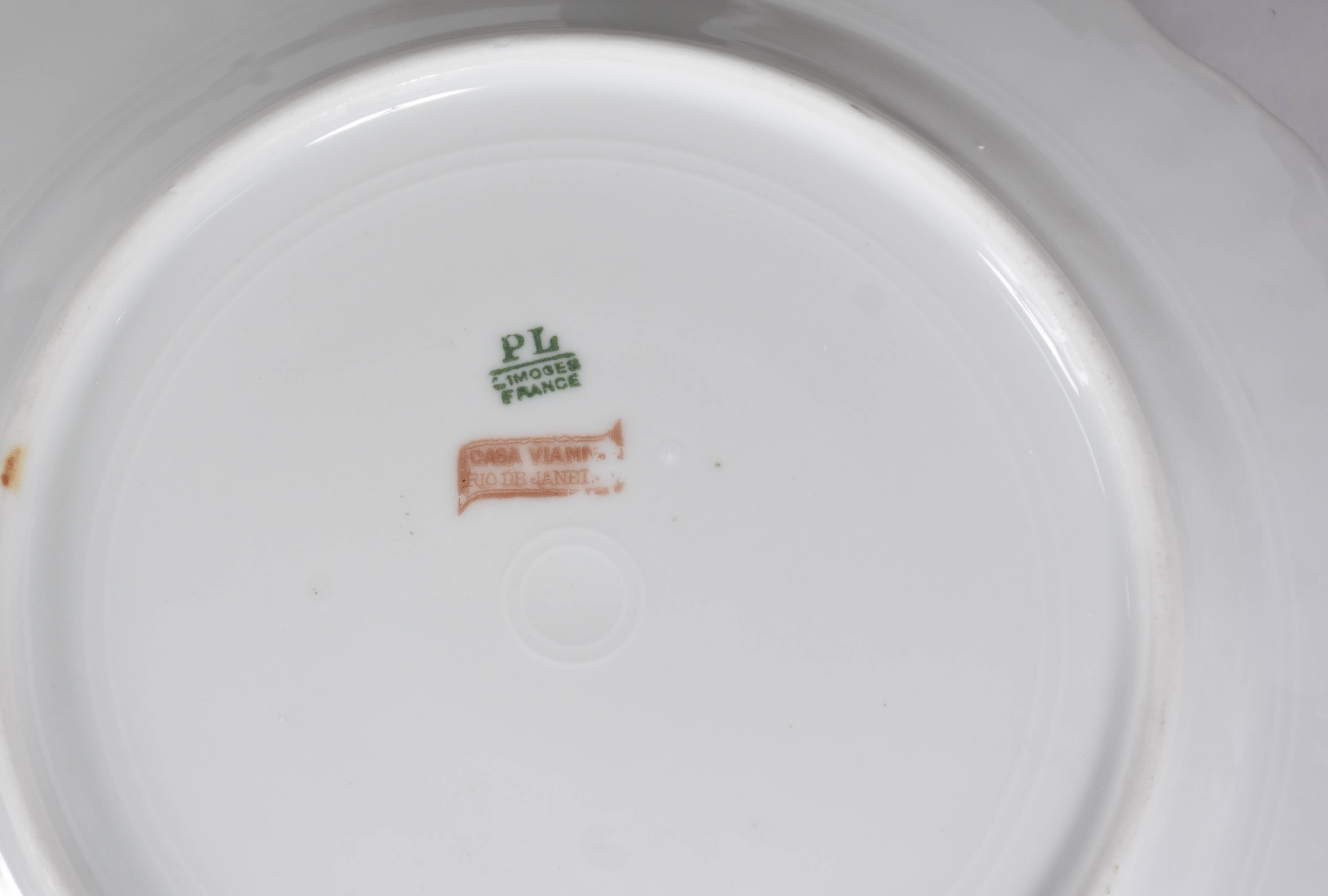 Aparelho de jantar de porcelana francesa de LIMOGES, decorados com... - foto 2 de 8