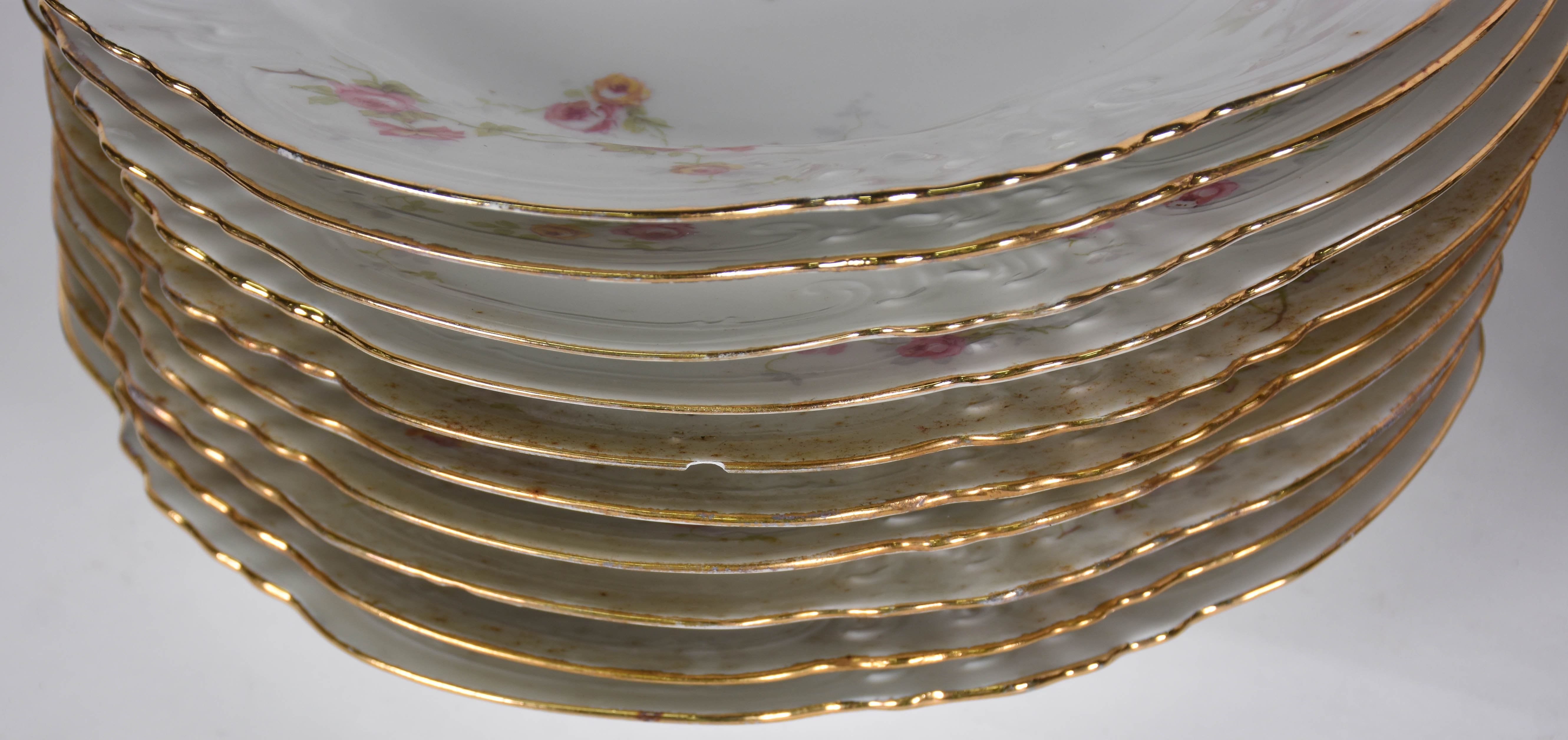 Aparelho de jantar de porcelana francesa de LIMOGES, decorados com... - foto 3 de 8
