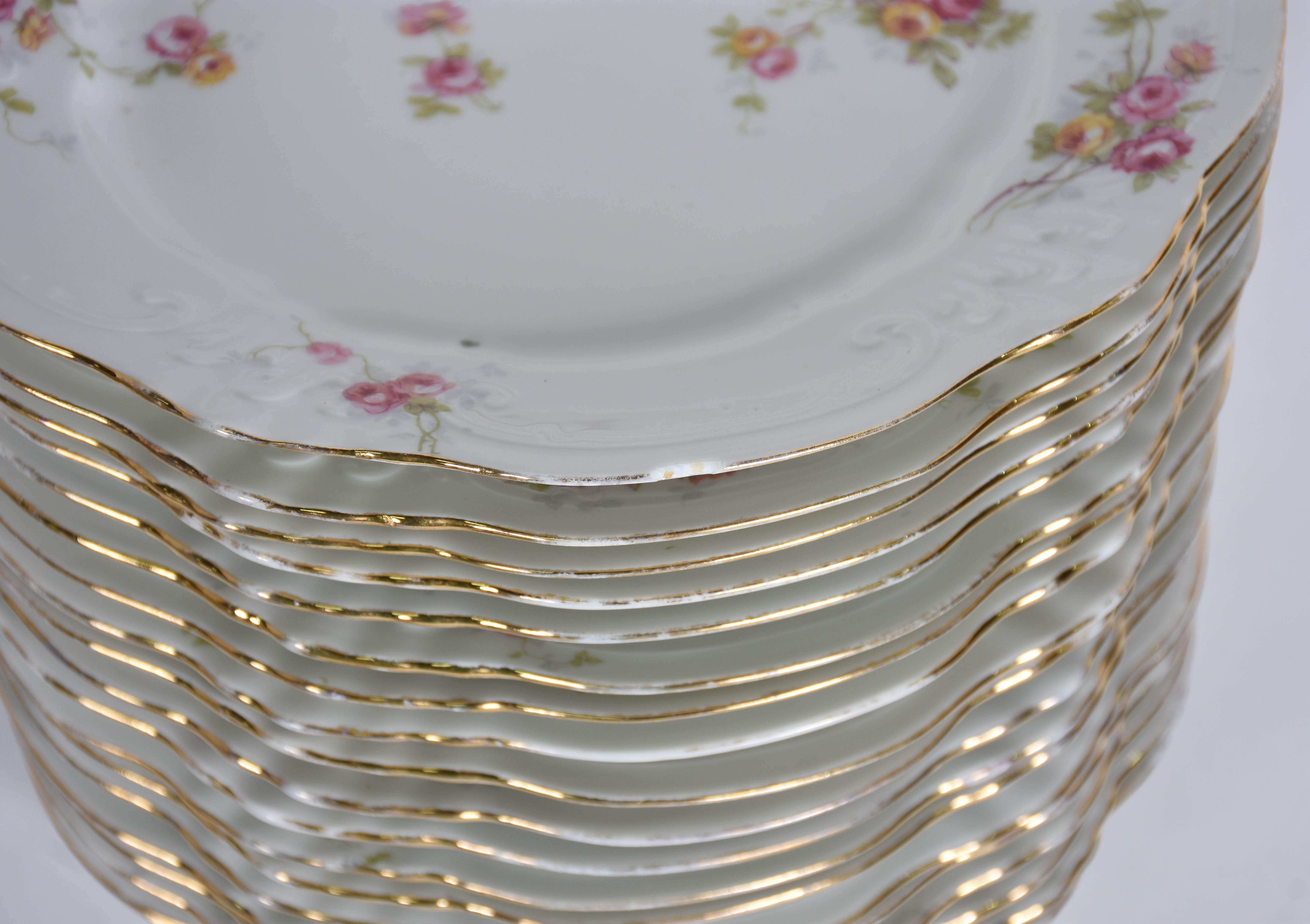 Aparelho de jantar de porcelana francesa de LIMOGES, decorados com... - foto 6 de 8
