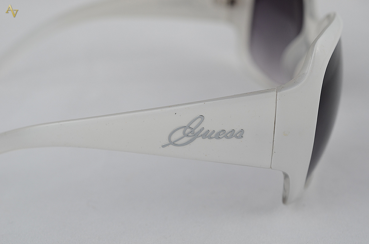 GUESS - Óculos escuros feminino - estojo não original. - foto 3 de 3