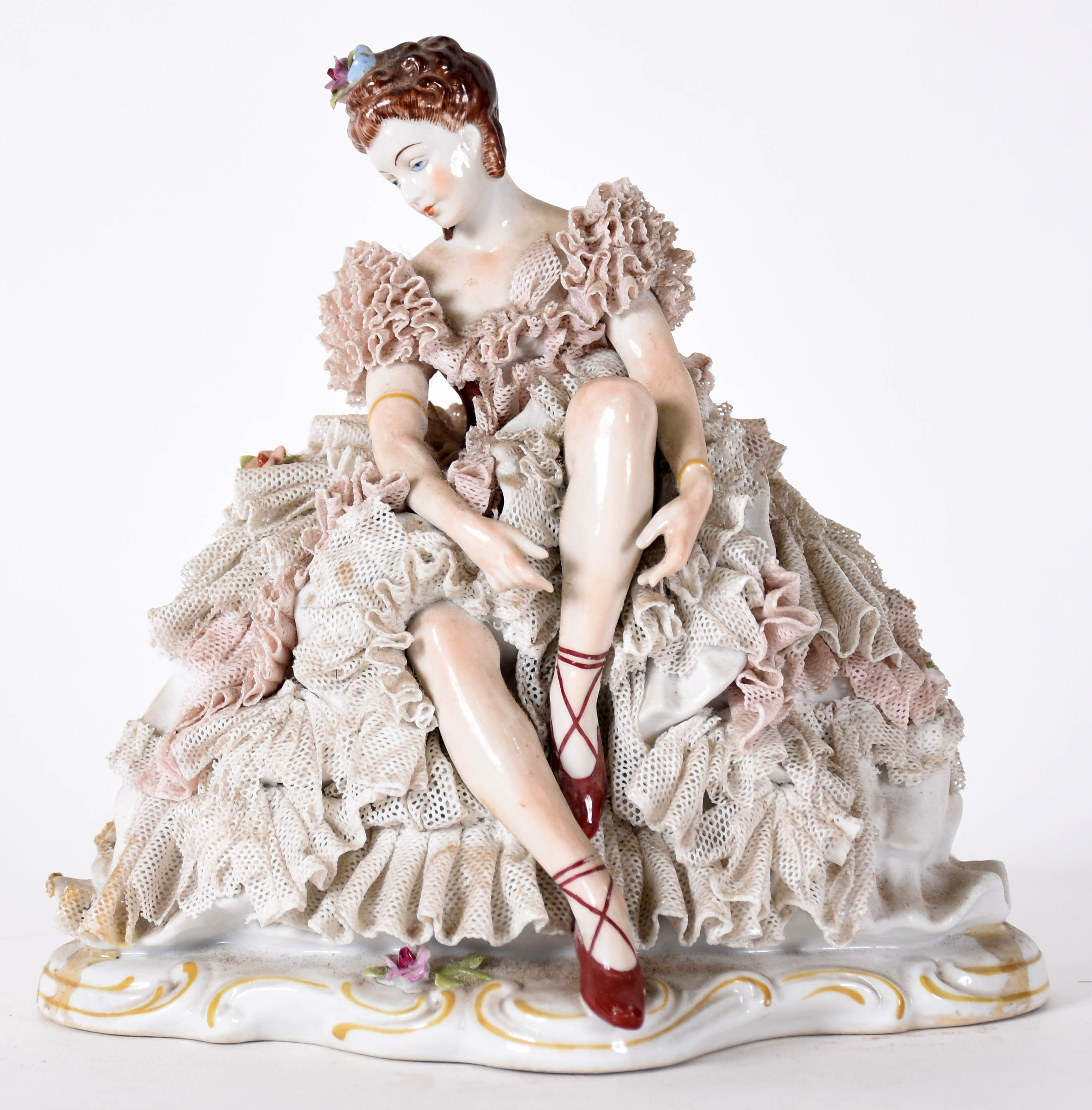 Bailarina de porcelana policromada (saia faltando partes da renda) . - foto 1 de 5