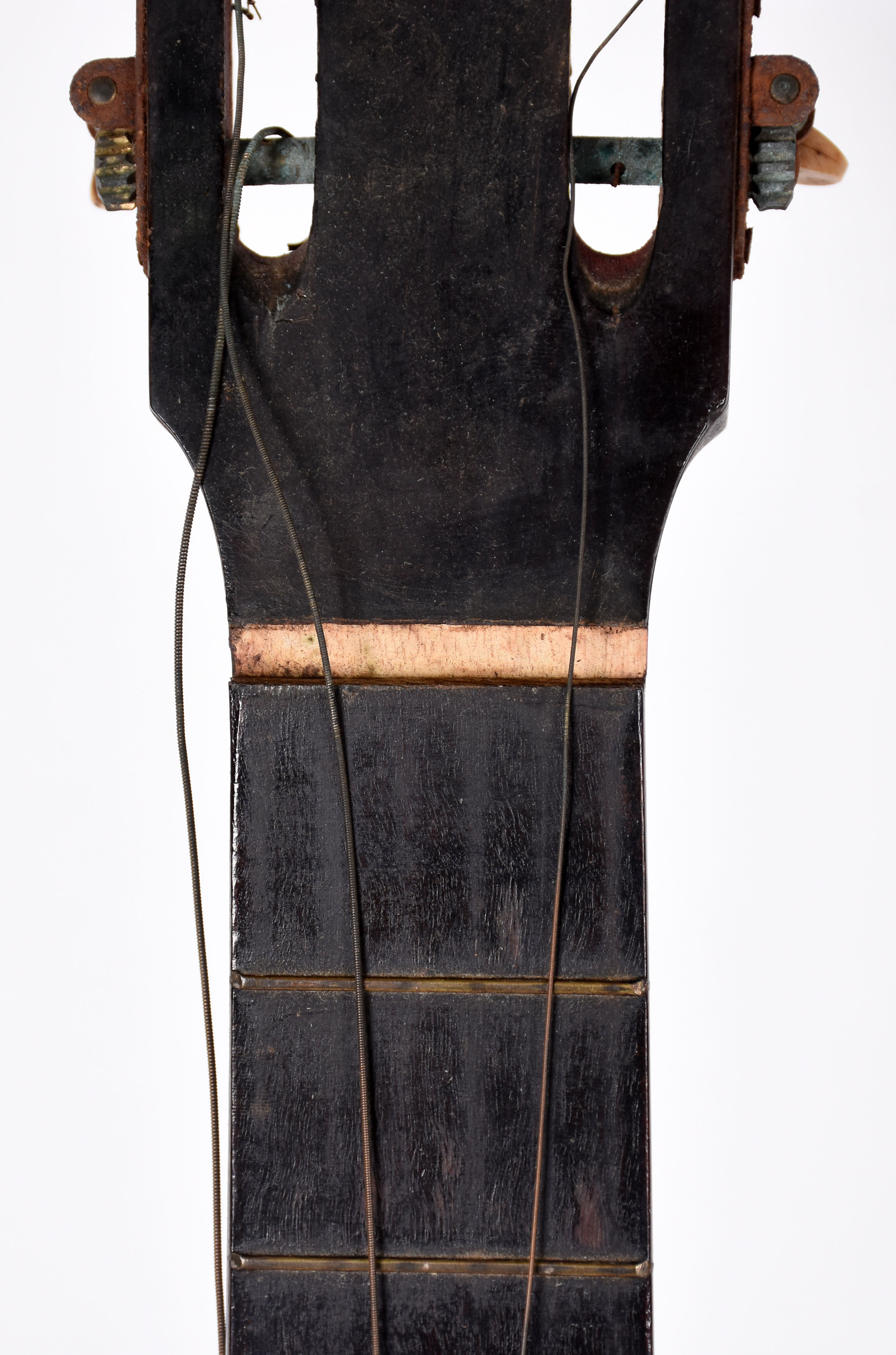 Violão " Porfirio Martins" da Guitarra de prata ( sem as cordas) - foto 3 de 6