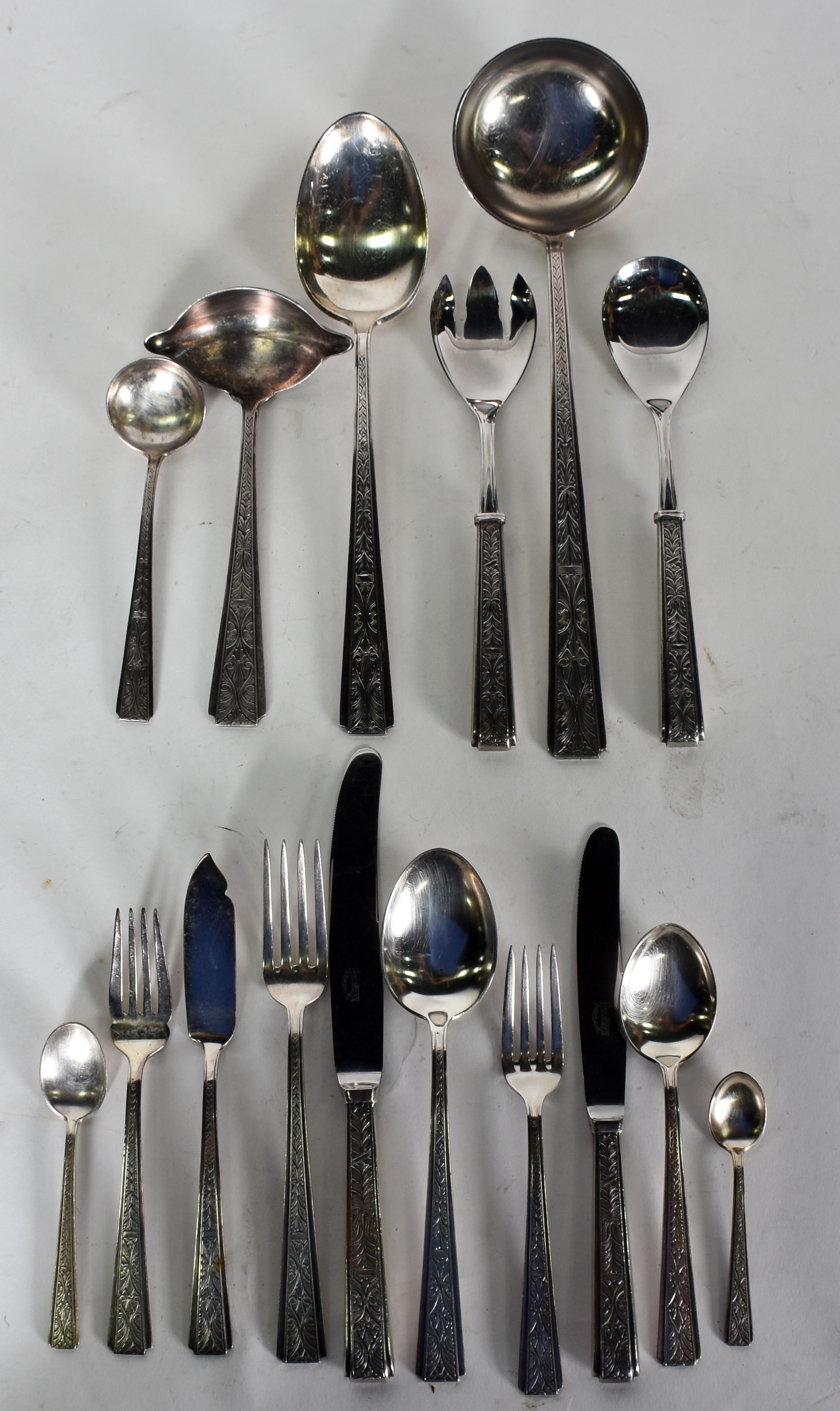 Faqueiro de metal prateado Fracalanza, composto de : 12 facas; 12... - foto 1 de 5