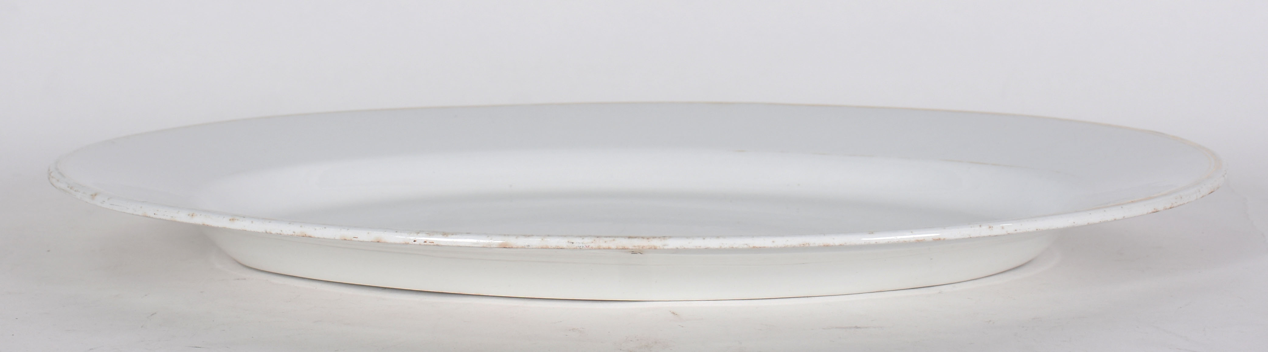Grande travessa oval em porcelana Inglesa J&G MEAKIN branca , frisos... - foto 2 de 4