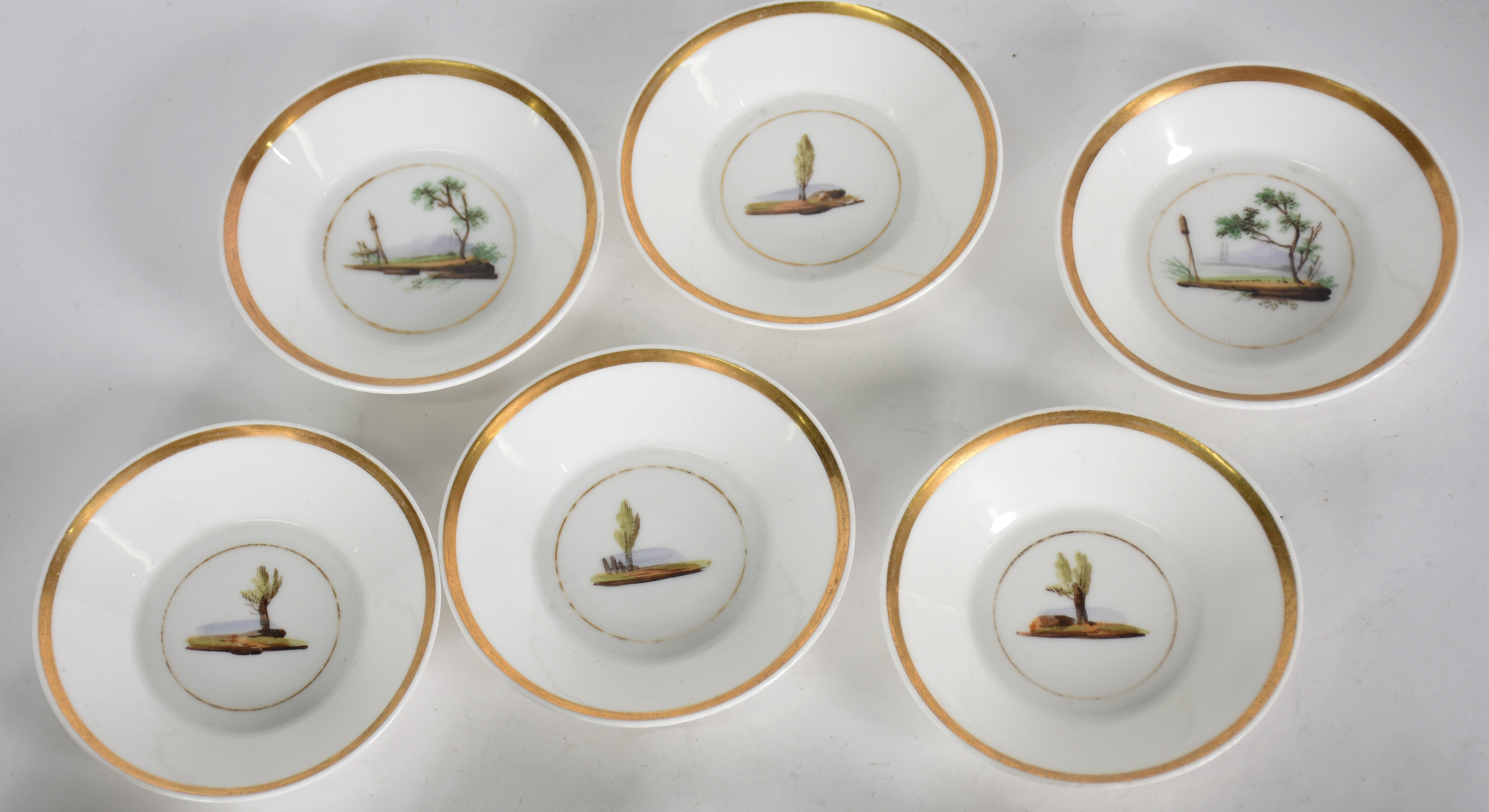 Serviço para café de porcelana europeia decorada com paisagens e... - foto 5 de 5