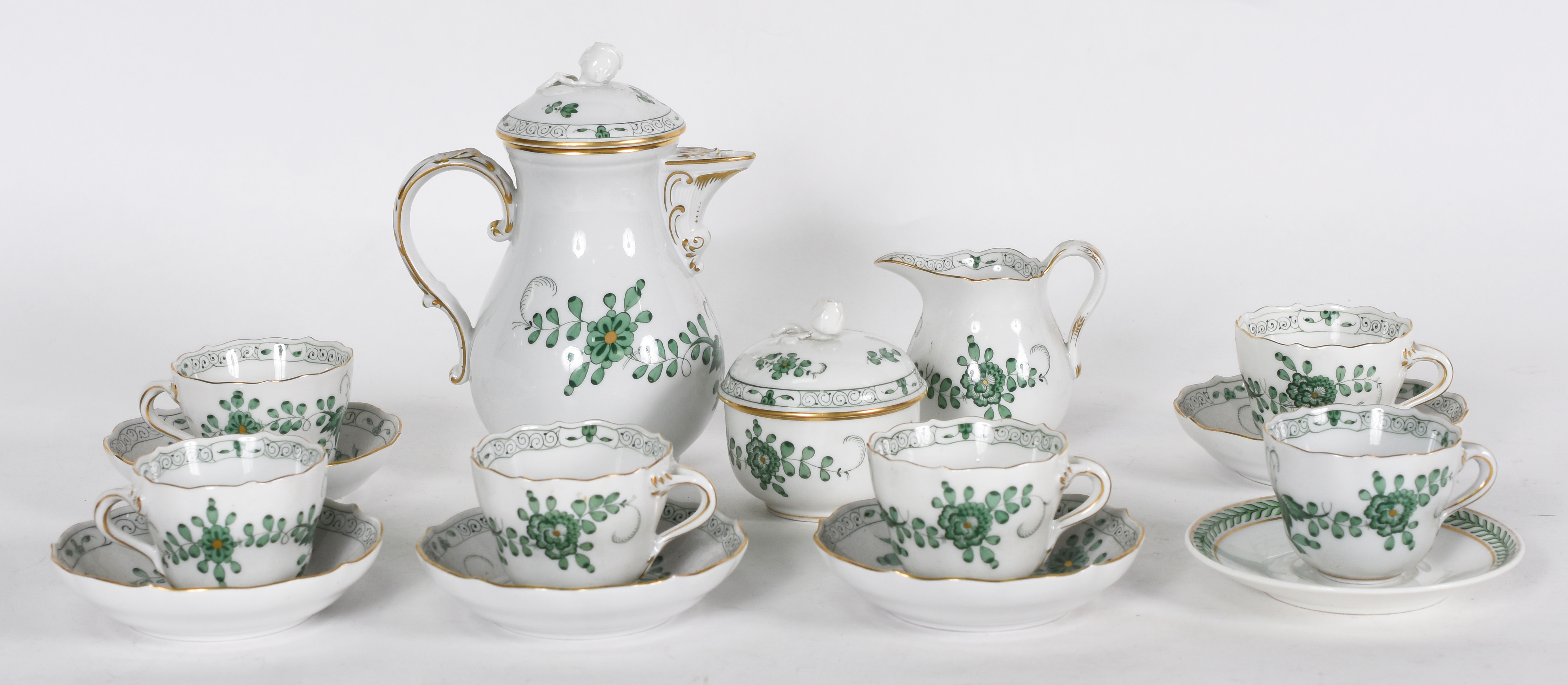 Serviço para café em porcelana alemã de Meissen, decoração floral em... - foto 1 de 7