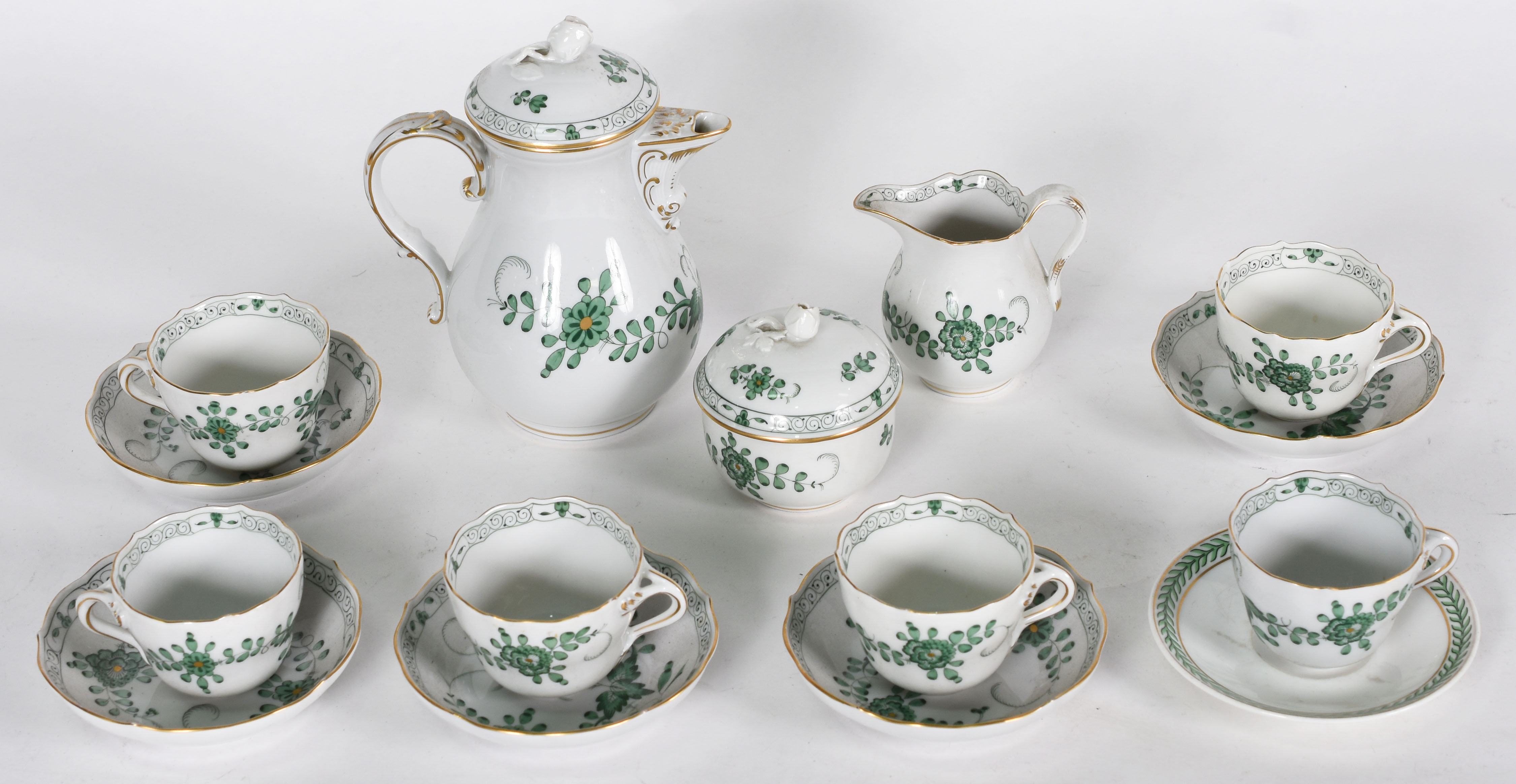 Serviço para café em porcelana alemã de Meissen, decoração floral em... - foto 2 de 7