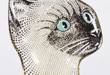 Abraham Palatnik (1928-2020),  - Escultura de resina de poliéster representando gato. Assinada.