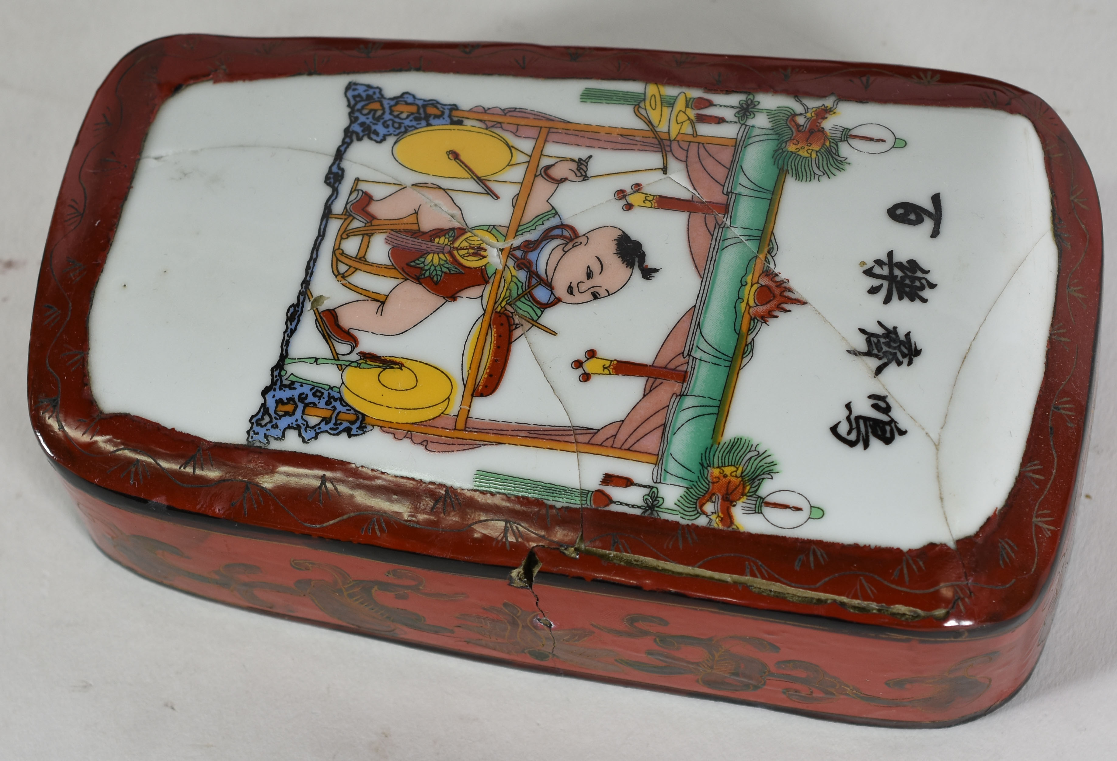Par de marmitas orientais de laca com tampa de porcelana (1 tampa no... - foto 4 de 5
