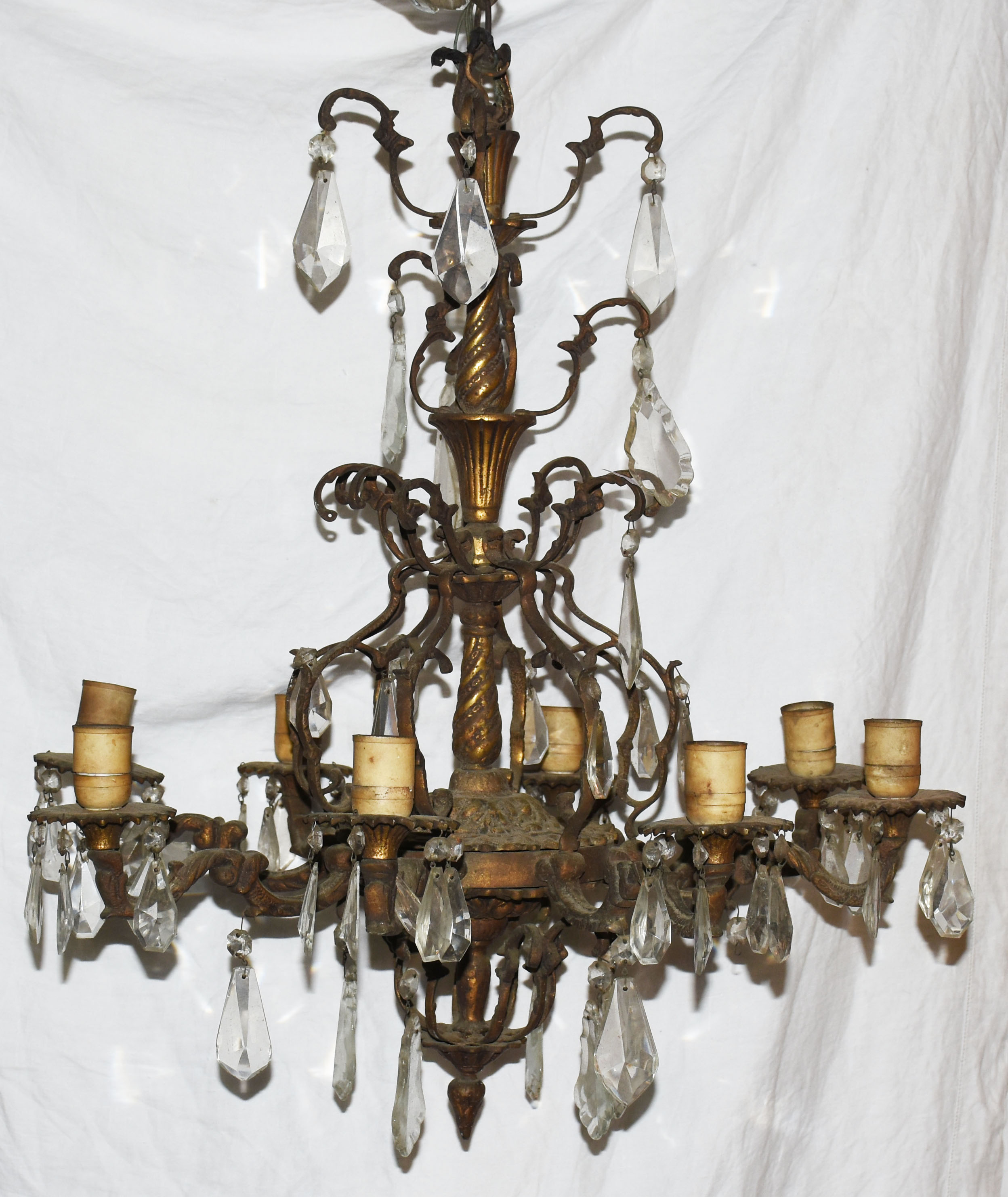 Lustre de metal com placas de cristal. - foto 1 de 3