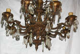 Lustre de metal com placas de cristal. - Lustre de metal com placas de cristal.