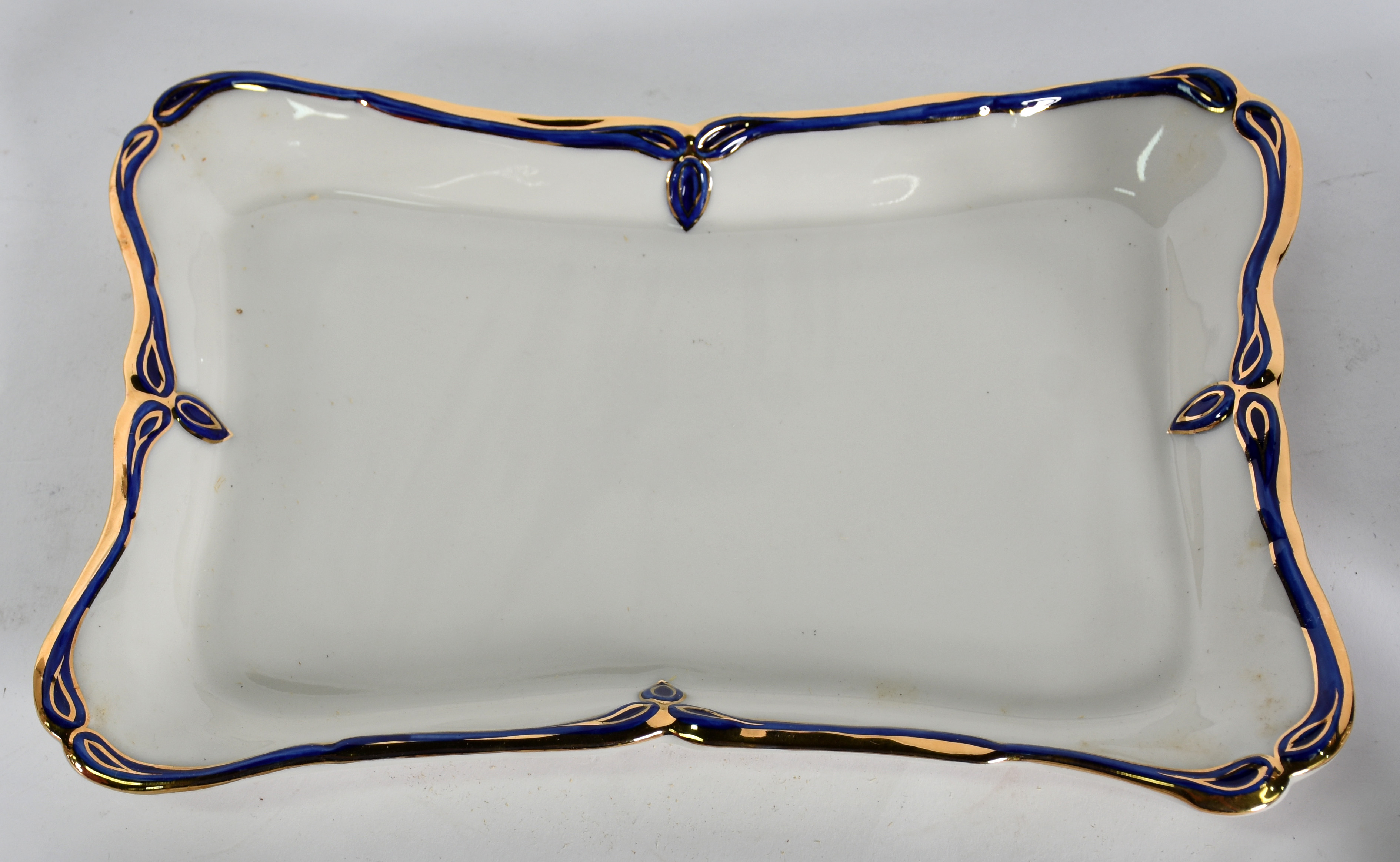 Tête à Tête de porcelana portuguesa com detalhes em azul cobalto e... - foto 2 de 5