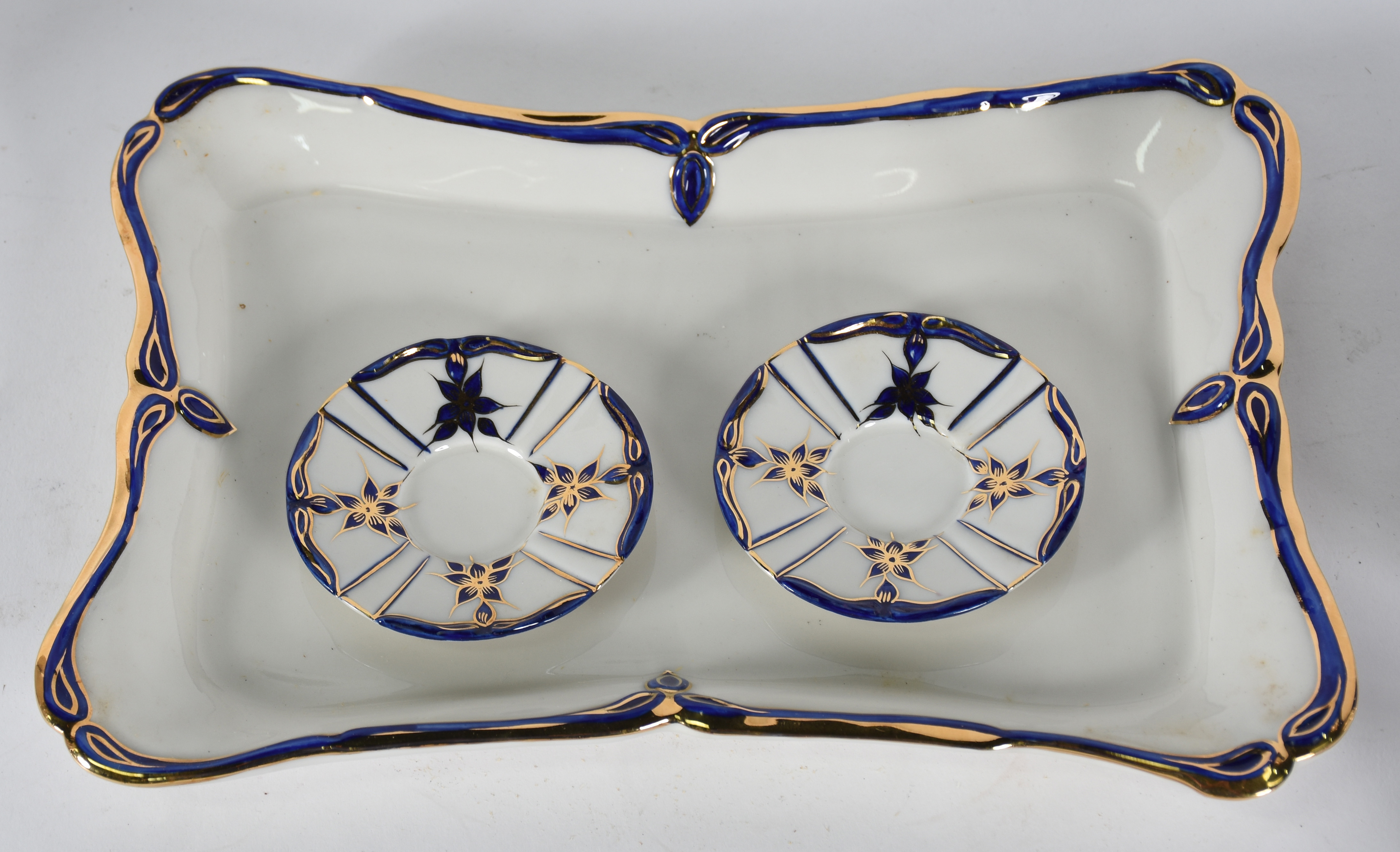 Tête à Tête de porcelana portuguesa com detalhes em azul cobalto e... - foto 3 de 5