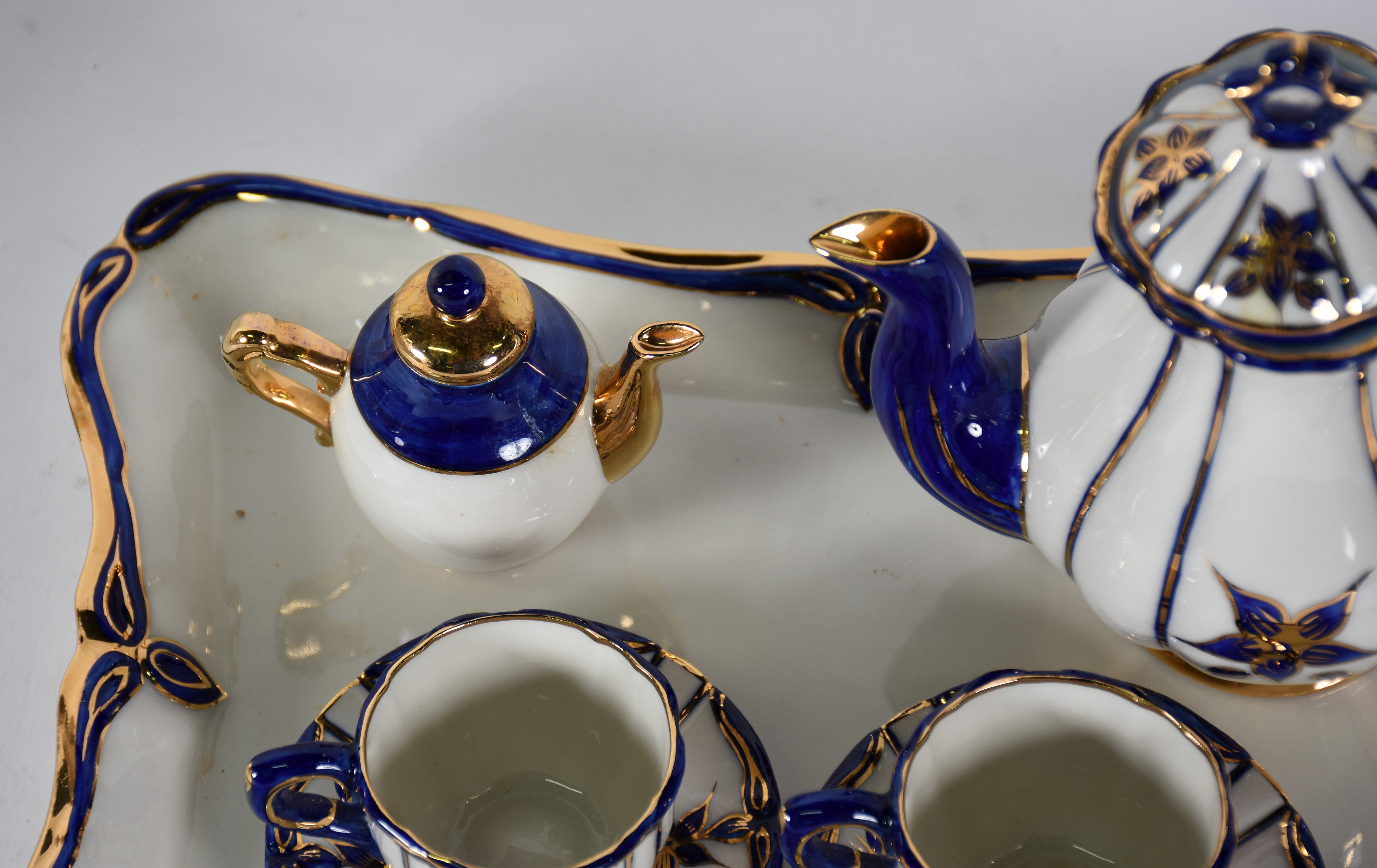 Tête à Tête de porcelana portuguesa com detalhes em azul cobalto e... - foto 4 de 5