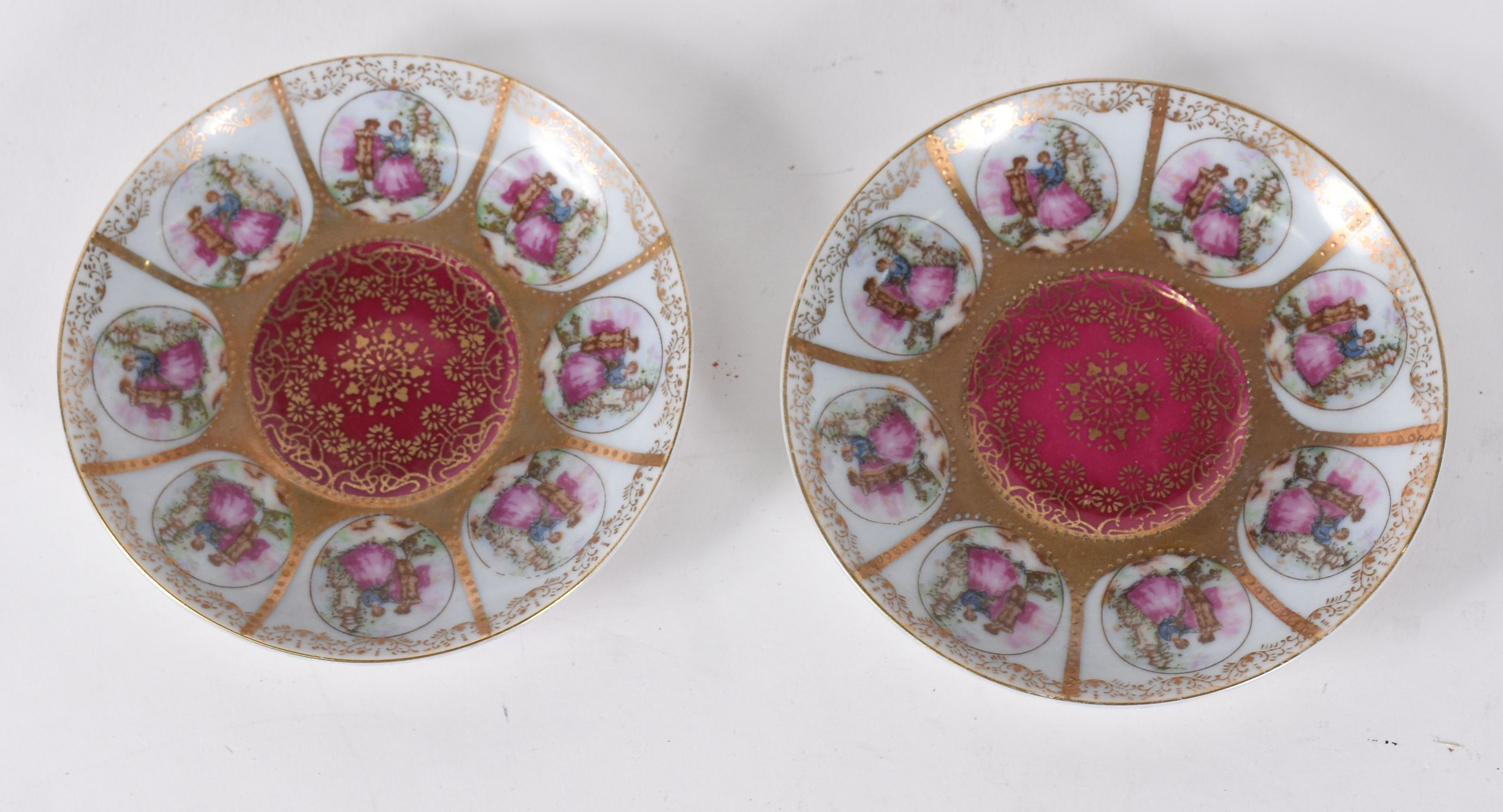 Seis xícaras com pires de porcelana japonesa. - foto 3 de 4